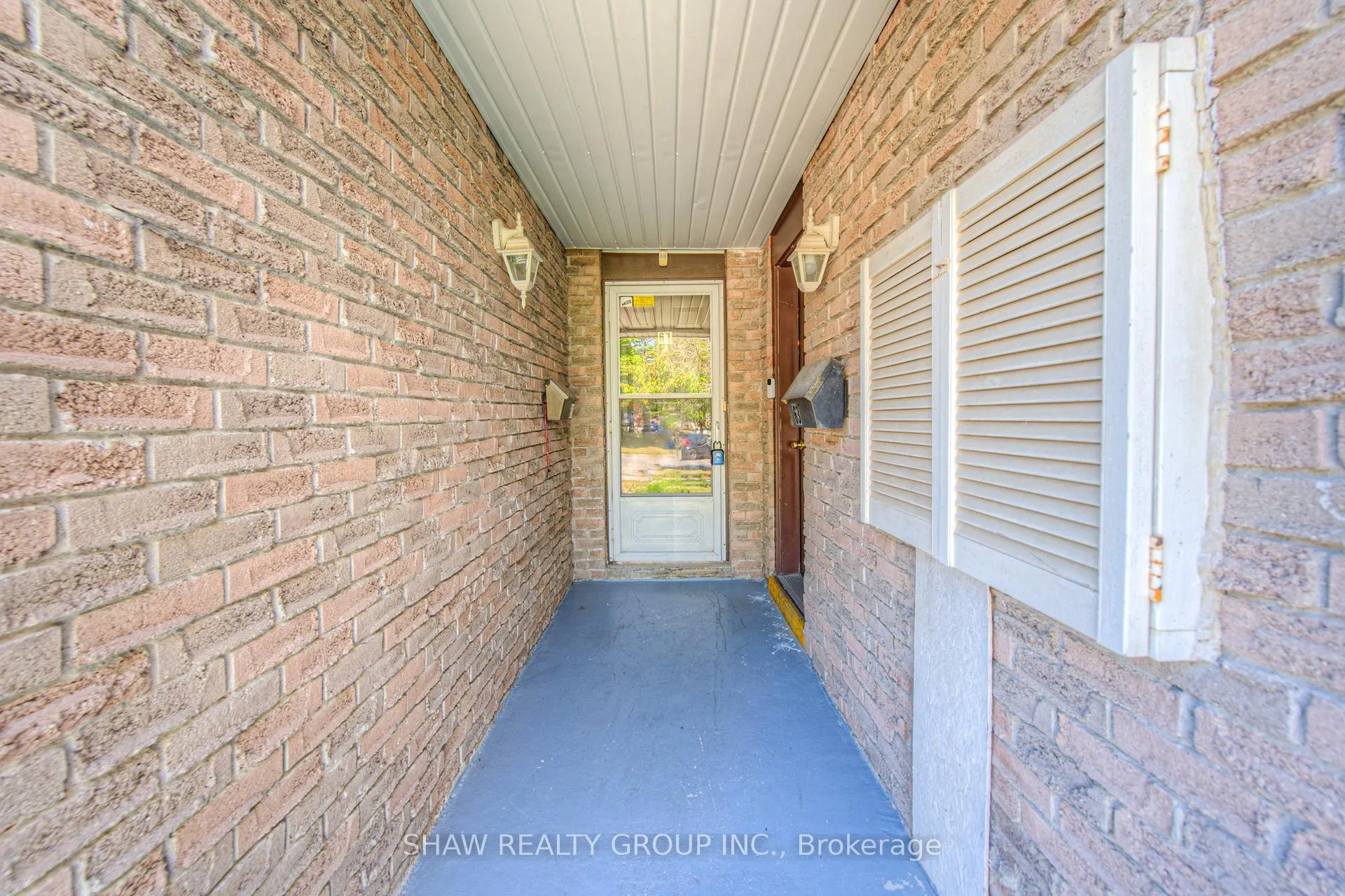 Photo 3 of 61 Hillbrook Crescent, Kitchener — HOMEH