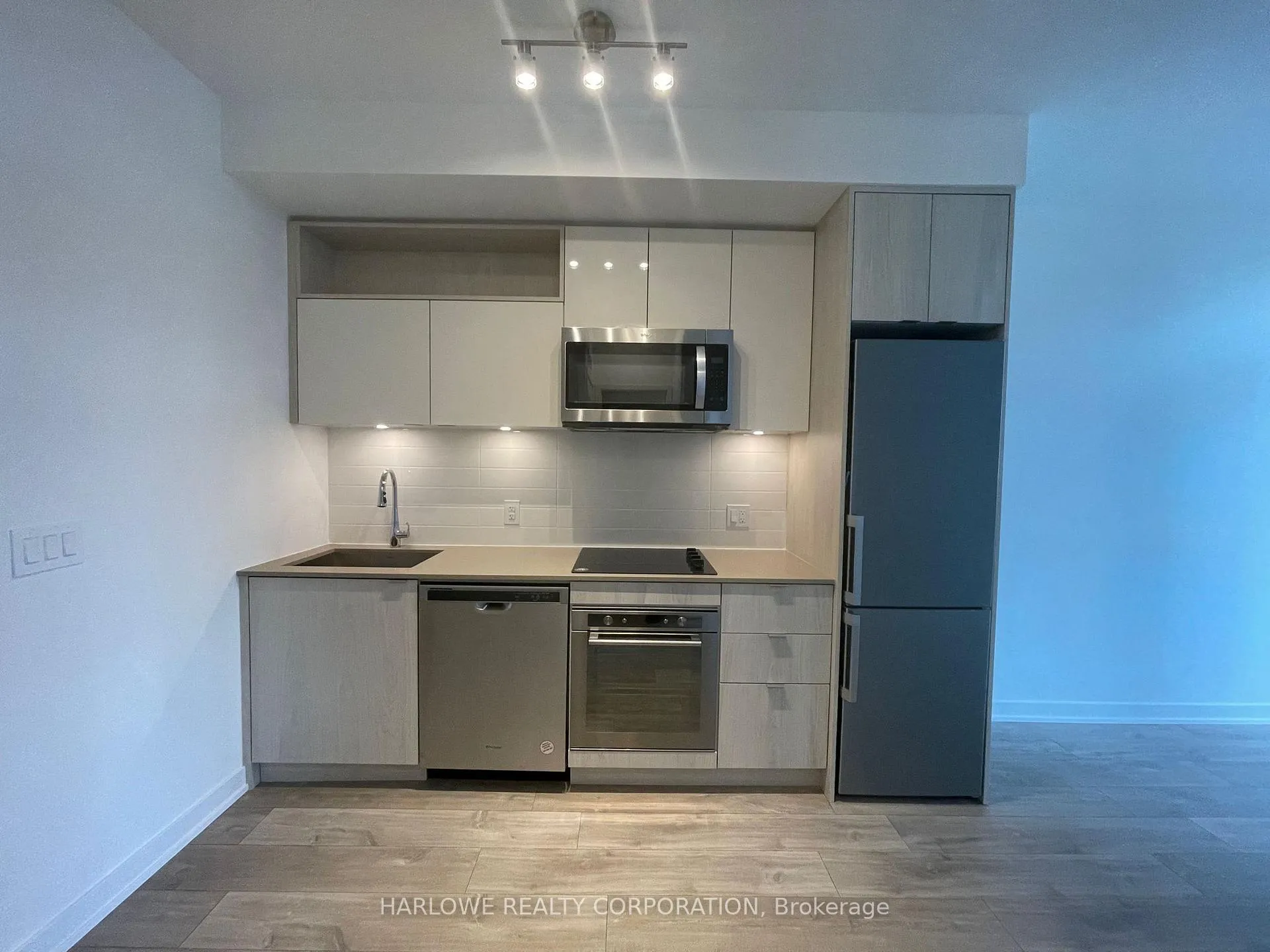 Front of Unit 224 SW, 121 Lower Sherbourne Street SW