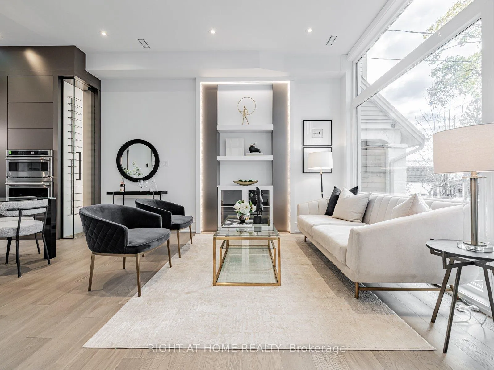Photo 4 of 19 Devon Road, Toronto, East End-Danforth — HOMEH