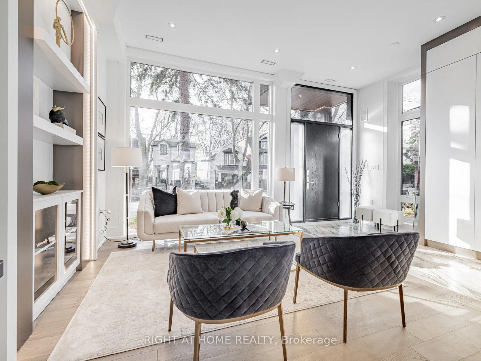 Photo 5 of 19 Devon Road, Toronto, East End-Danforth — HOMEH