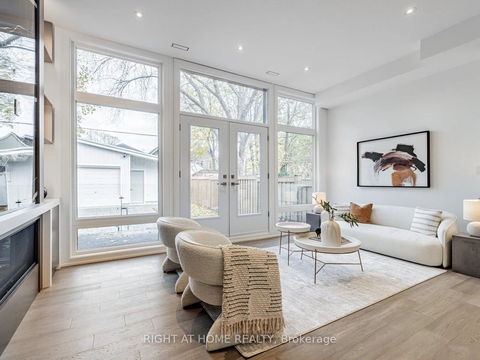Photo 10 of 19 Devon Road, Toronto, East End-Danforth — HOMEH