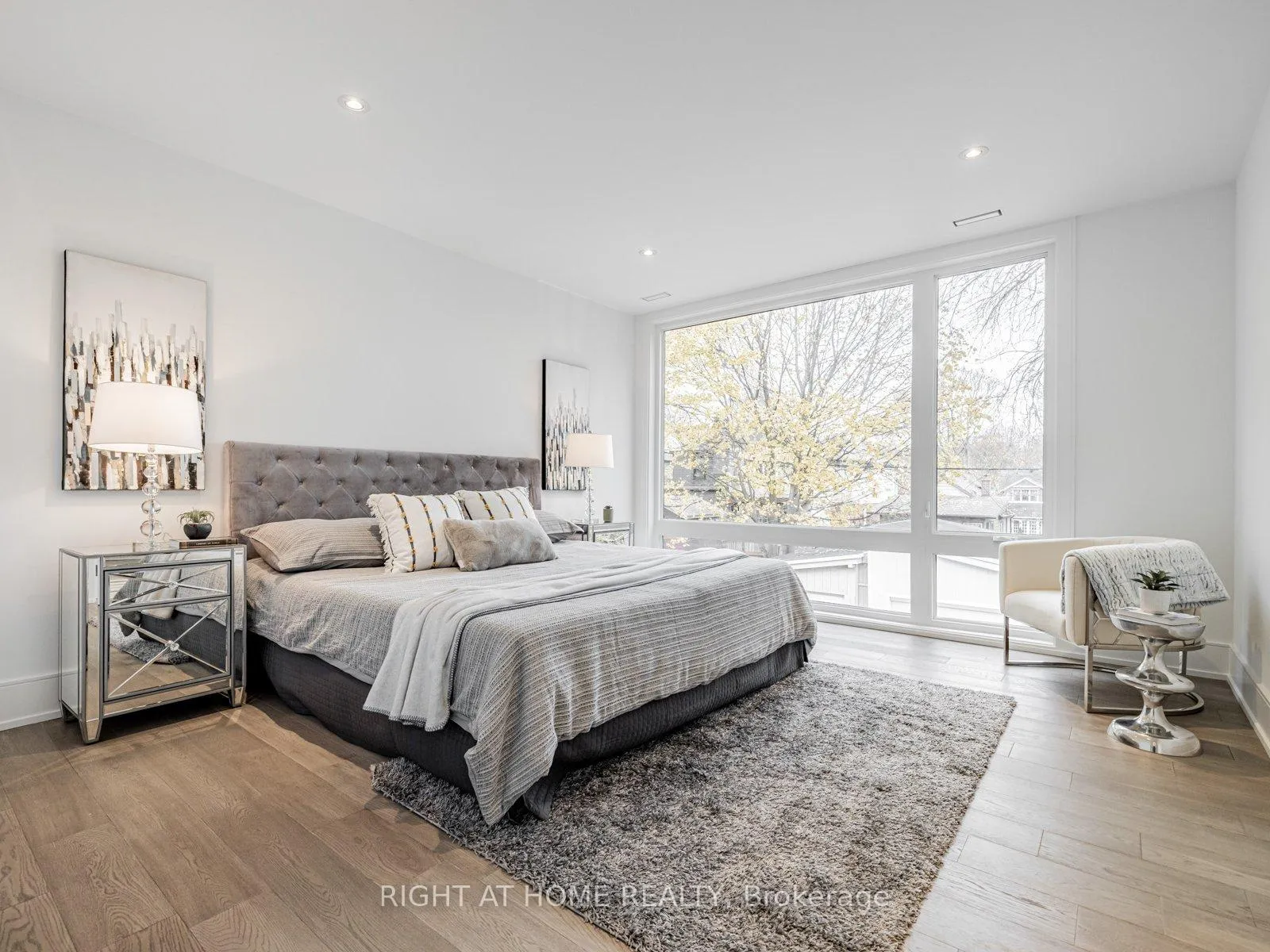 Photo 16 of 19 Devon Road, Toronto, East End-Danforth — HOMEH