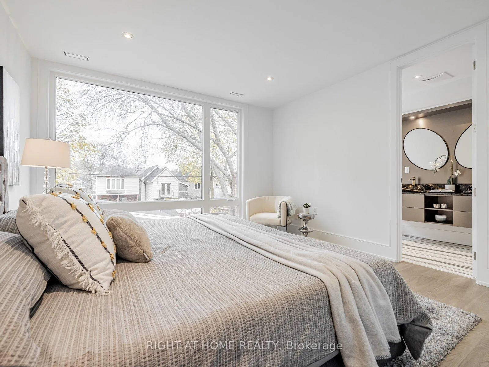 Photo 17 of 19 Devon Road, Toronto, East End-Danforth — HOMEH