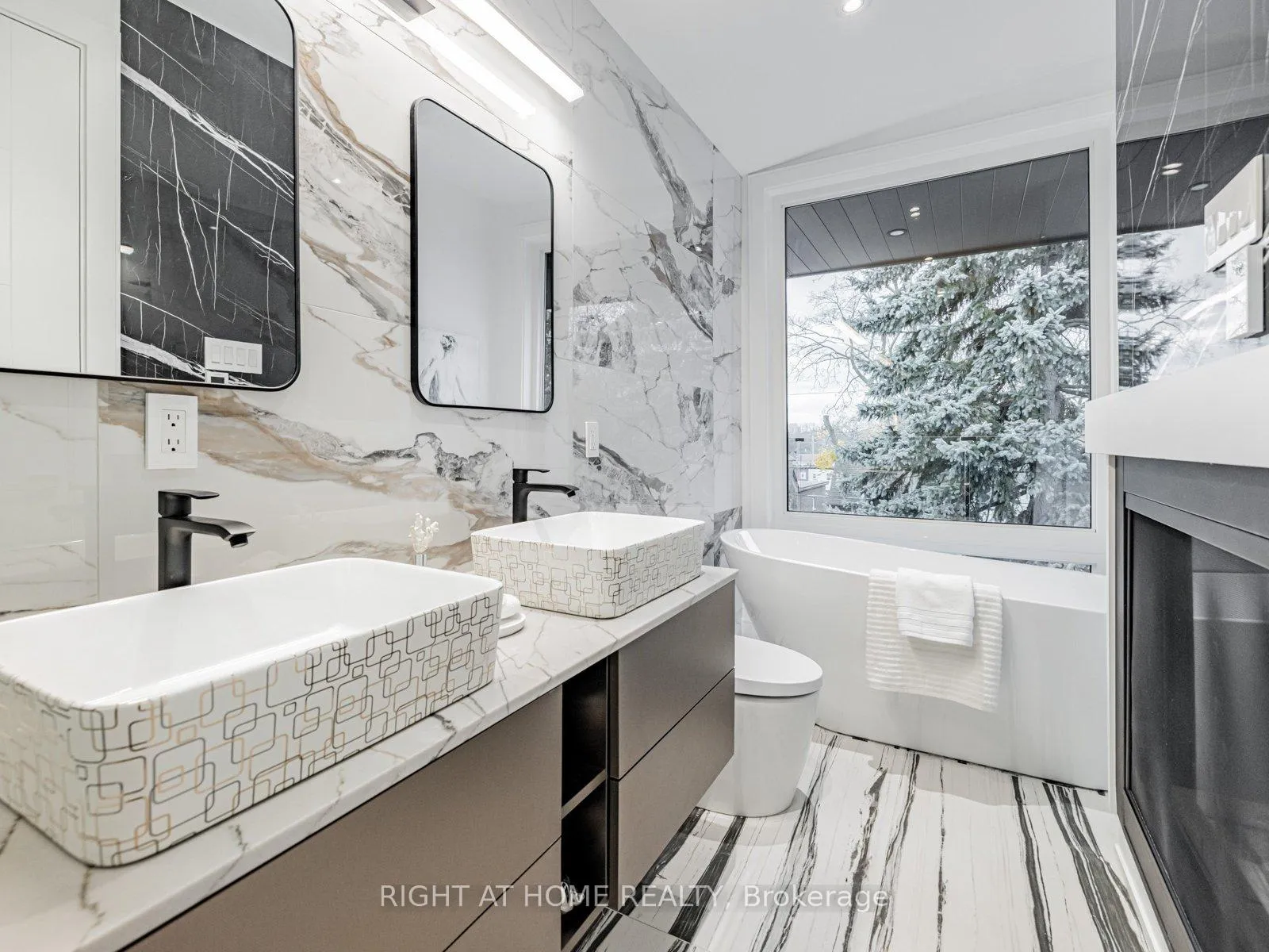 Photo 29 of 19 Devon Road, Toronto, East End-Danforth — HOMEH