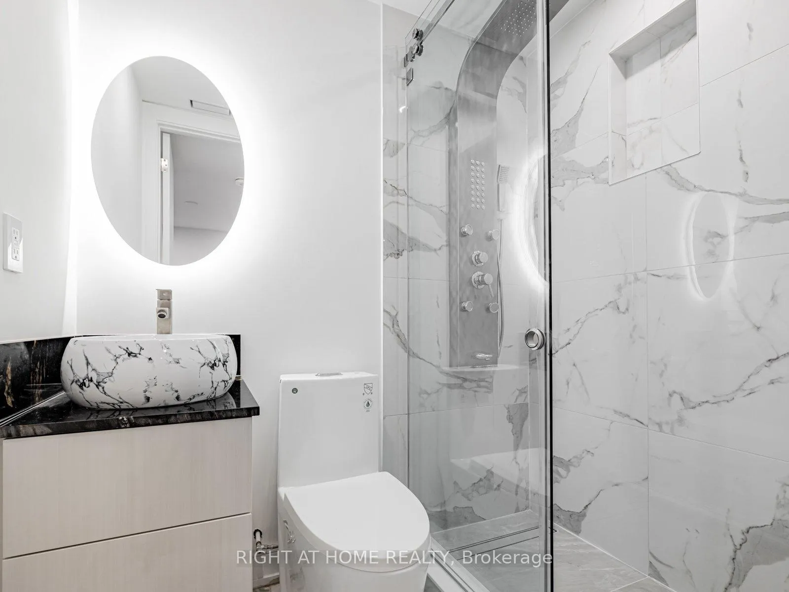 Photo 35 of 19 Devon Road, Toronto, East End-Danforth — HOMEH