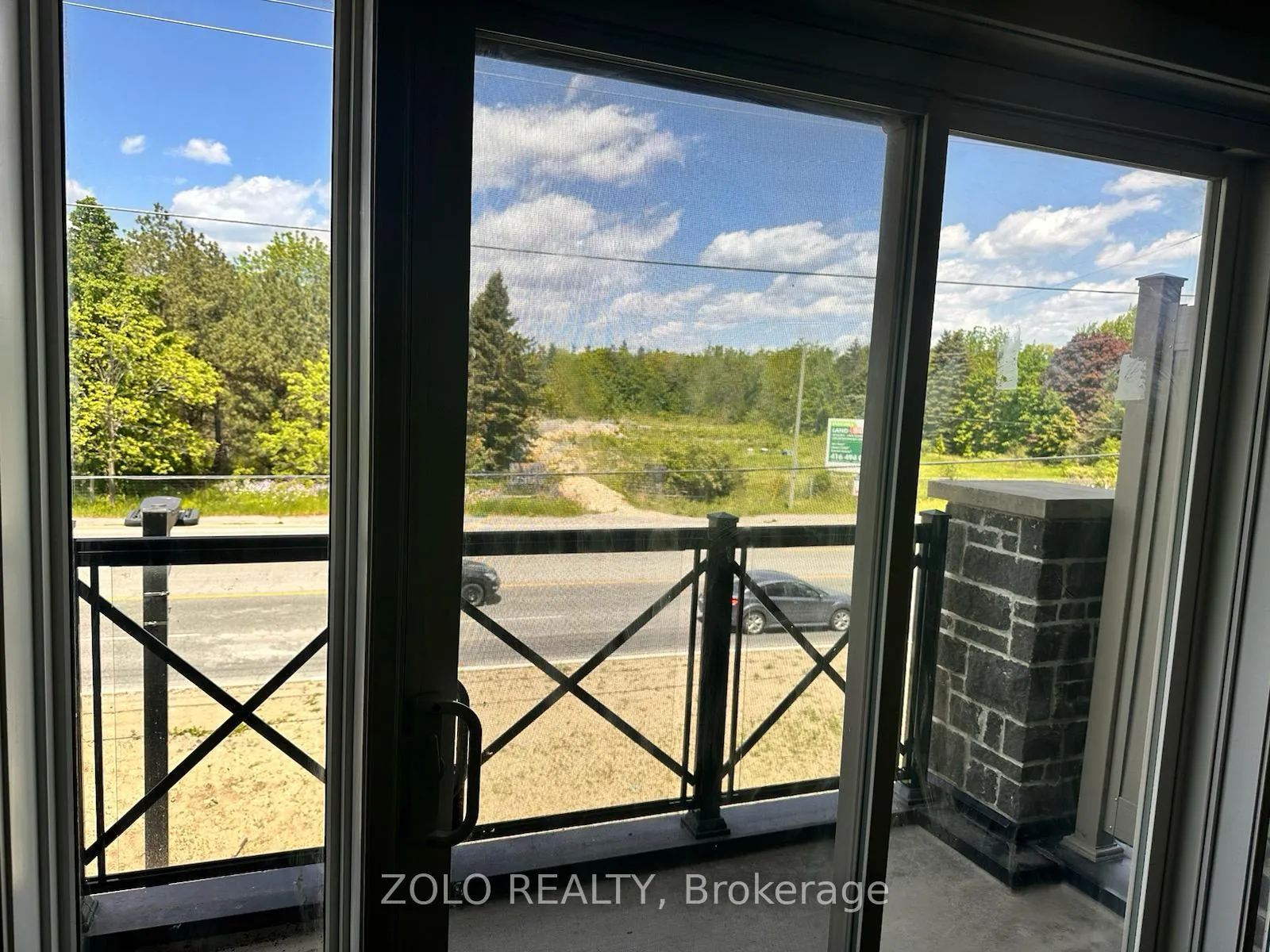 Front of Unit 2223, 10 westmeath Lane