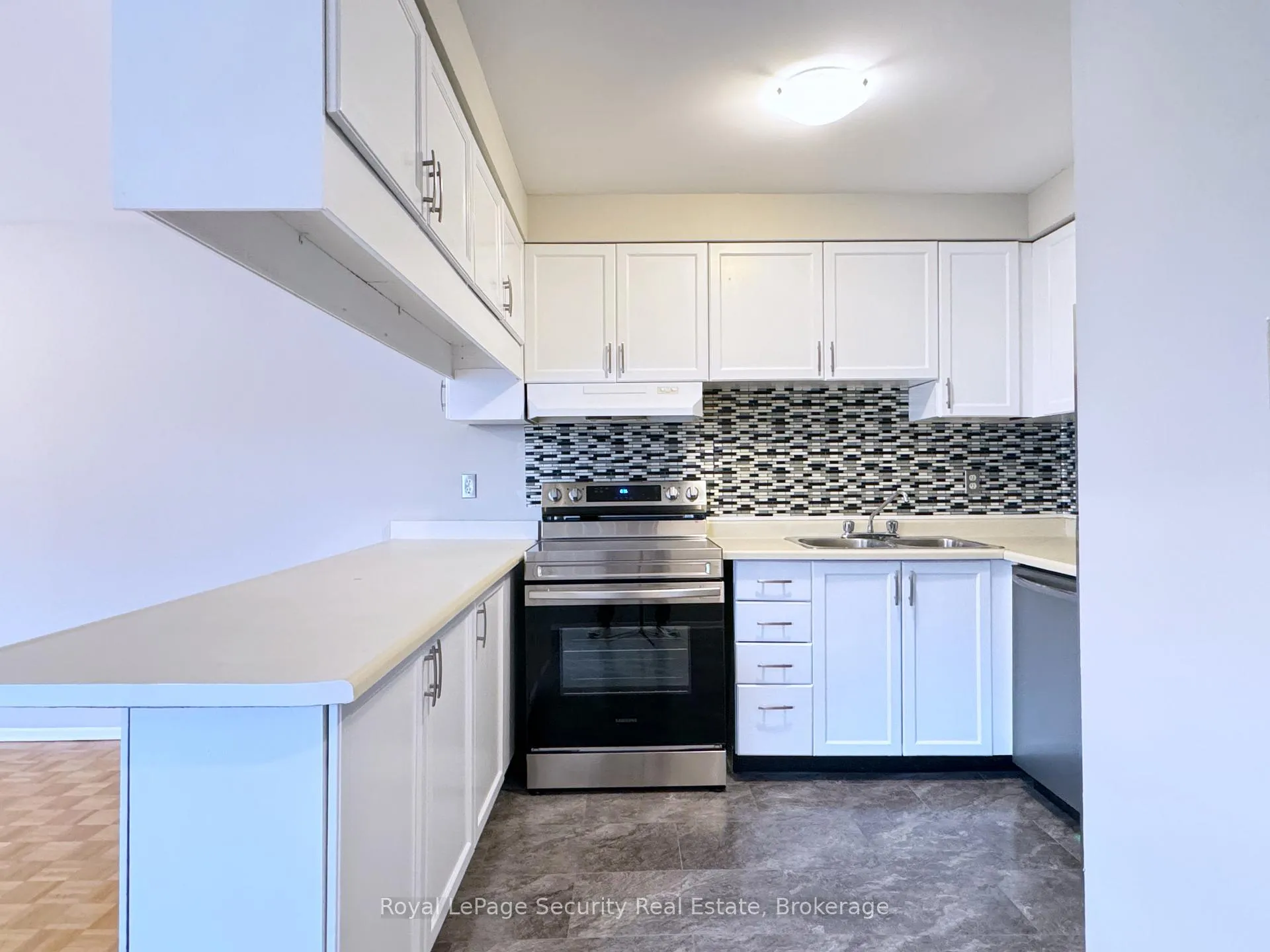 Front of Unit 304, 696 St Clair Avenue W