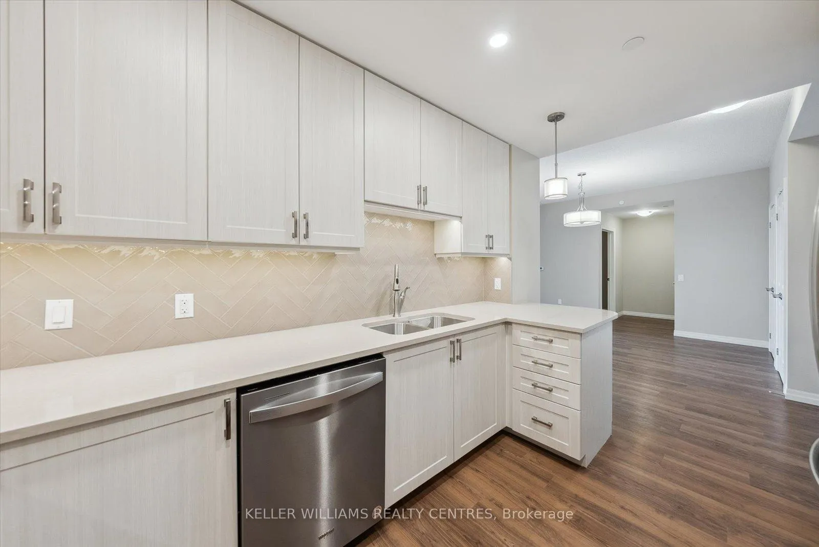 Photo 8 of Unit 202, 460 William Graham Drive, Aurora, Rural Aurora — HOMEH