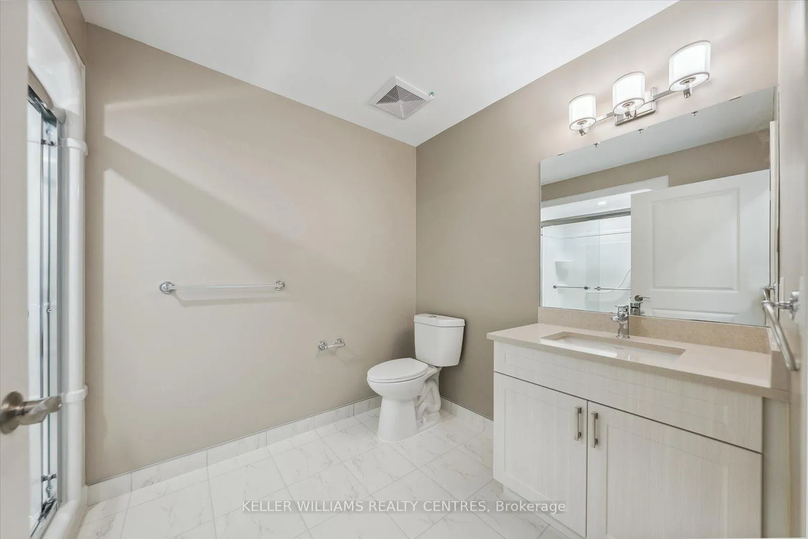 Photo 14 of Unit 202, 460 William Graham Drive, Aurora, Rural Aurora — HOMEH