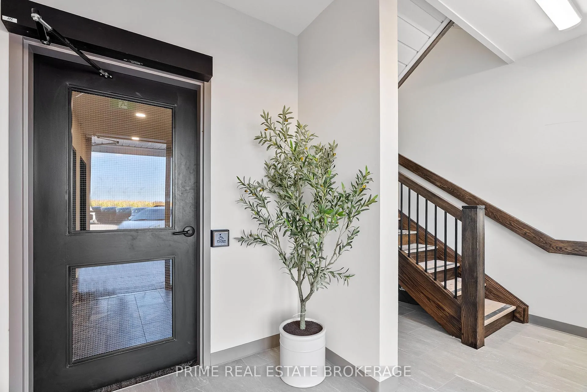 Photo 5 of Unit 101A, 13 Moonlight Court, Central Huron, Clinton — HOMEH
