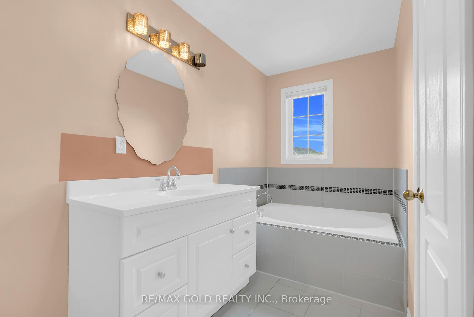 Photo 32 of 33 Tigerlily Place, Brampton, Sandringham-Wellington — HOMEH