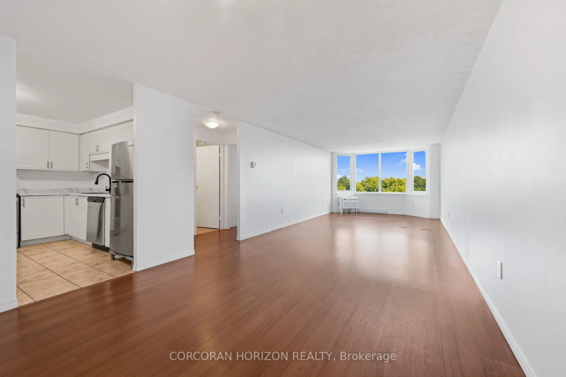 Photo 9 of Unit 1614, 35 Green Valley Drive, Kitchener — HOMEH