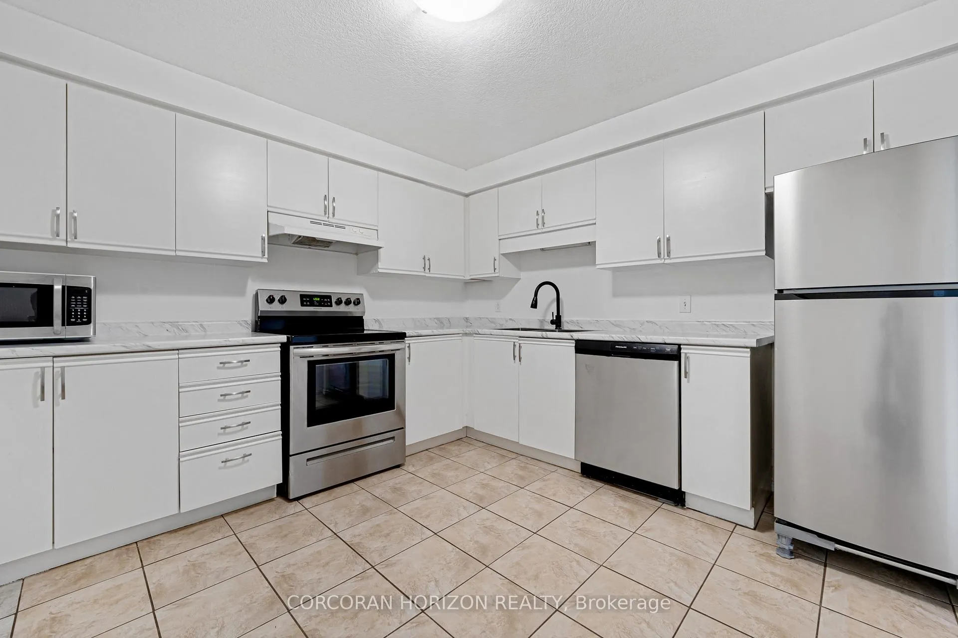 Photo 12 of Unit 1614, 35 Green Valley Drive, Kitchener — HOMEH