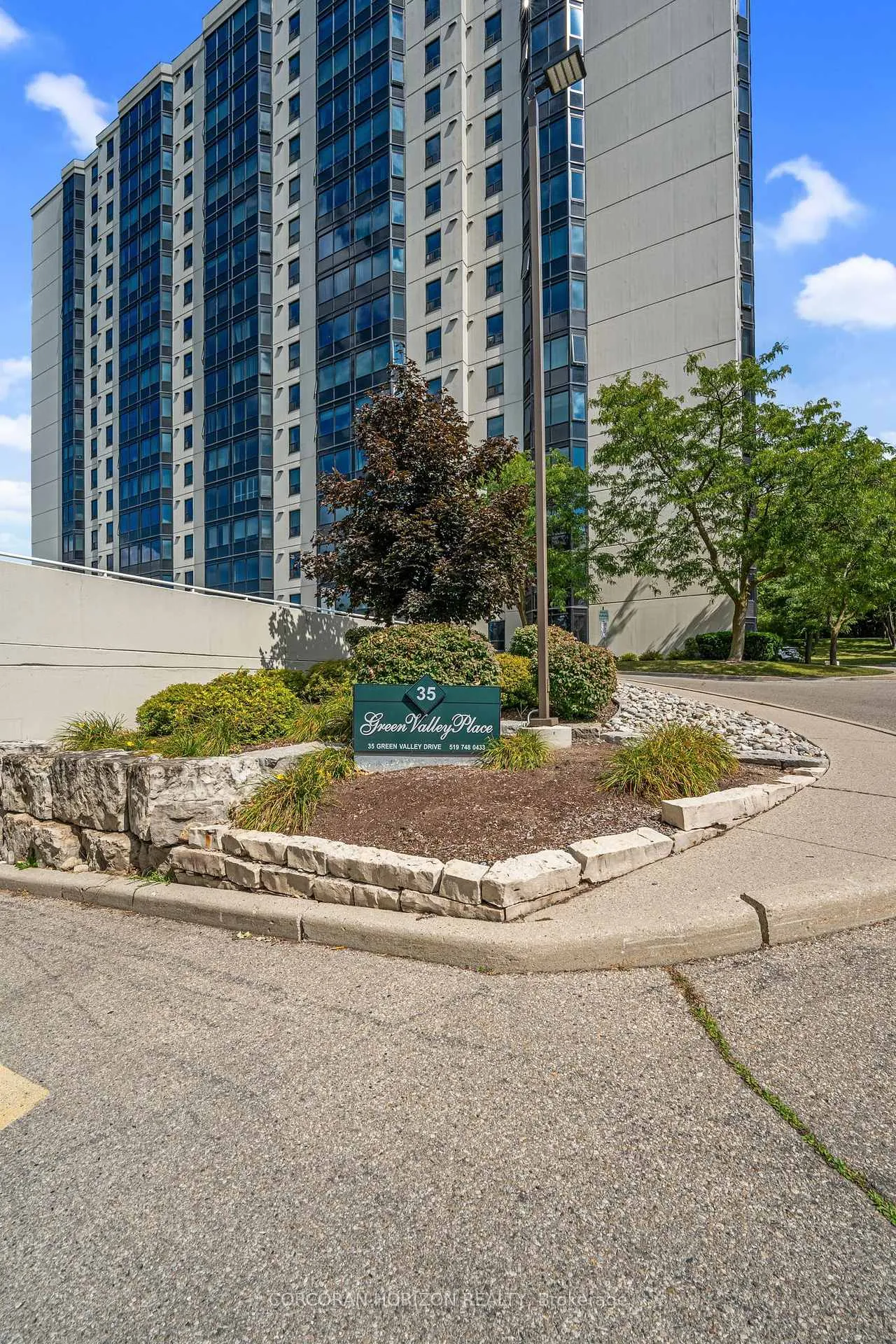 Photo 18 of Unit 1614, 35 Green Valley Drive, Kitchener — HOMEH