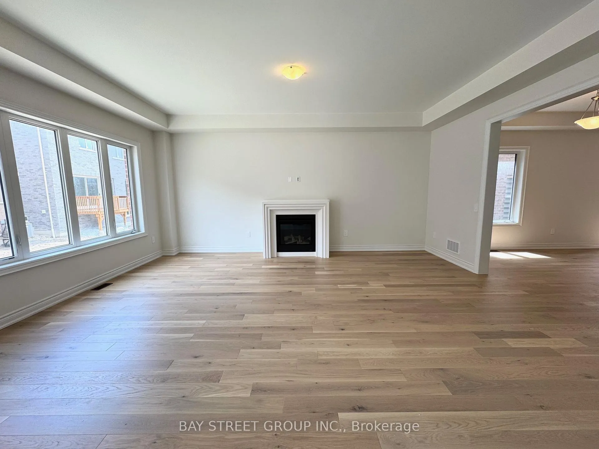 Photo 3 of 2940 Grindstone Crescent, Pickering, Rural Pickering — HOMEH