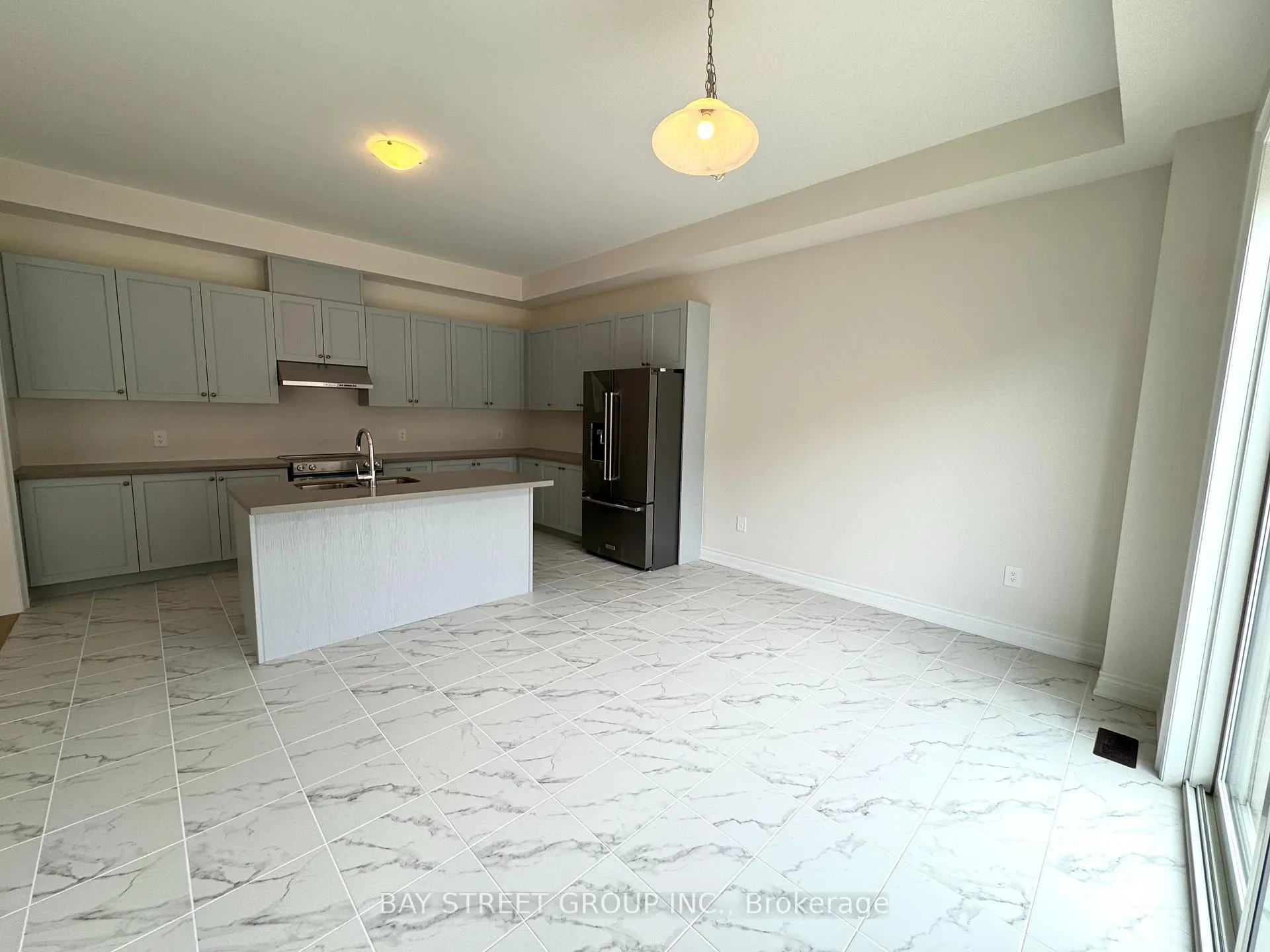 Photo 6 of 2940 Grindstone Crescent, Pickering, Rural Pickering — HOMEH