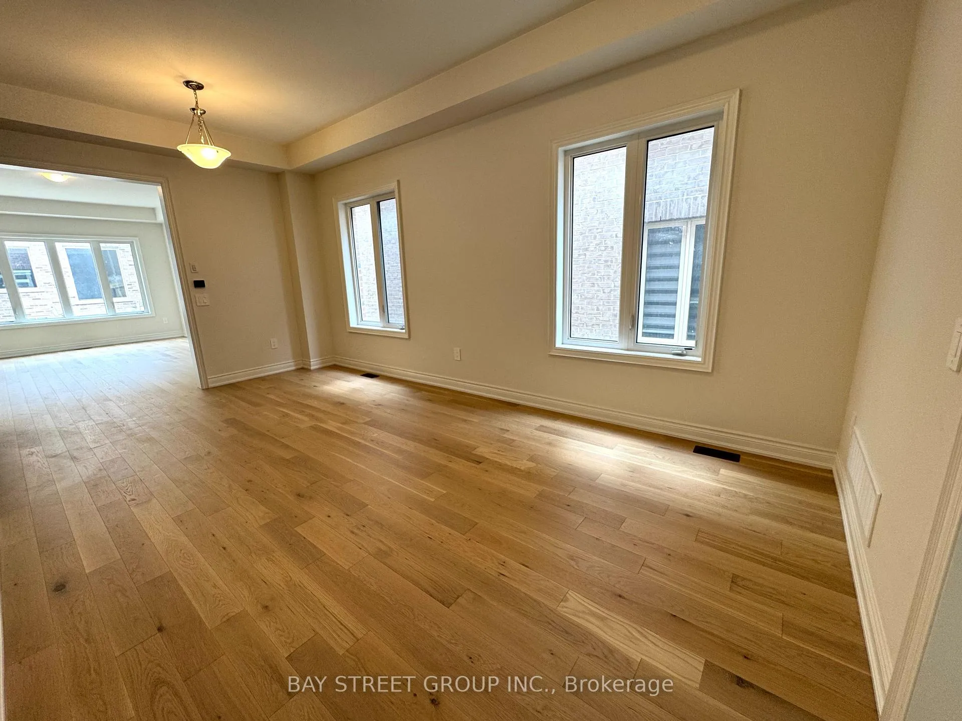 Photo 8 of 2940 Grindstone Crescent, Pickering, Rural Pickering — HOMEH