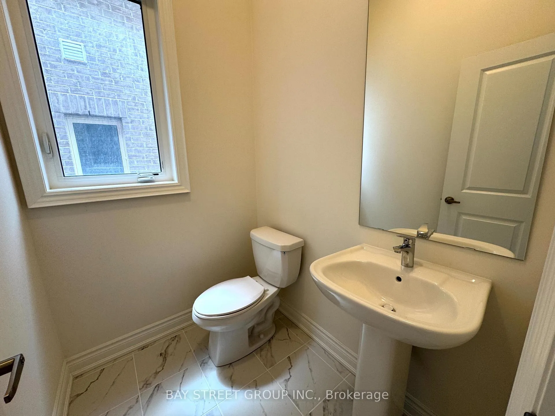 Photo 10 of 2940 Grindstone Crescent, Pickering, Rural Pickering — HOMEH