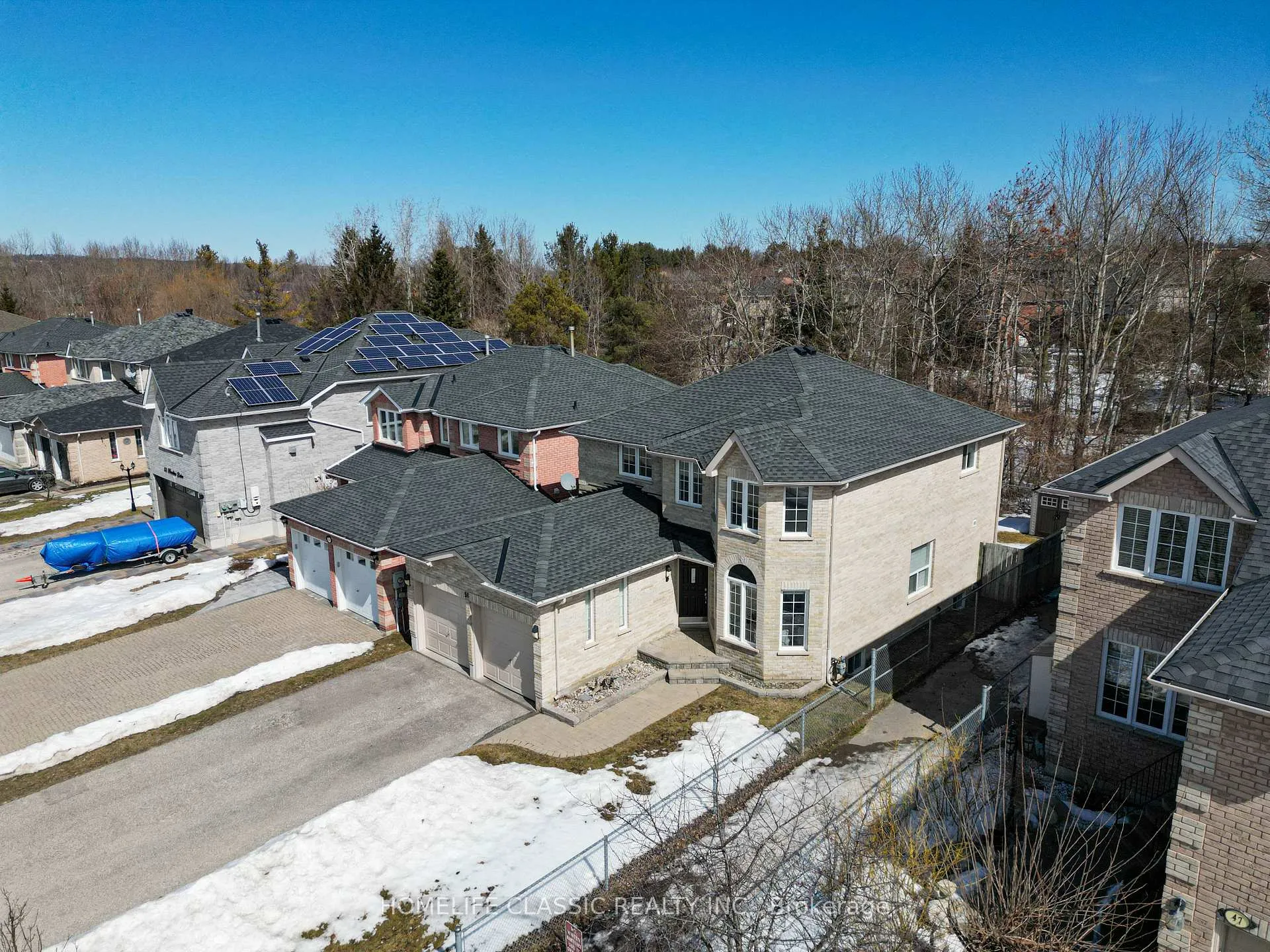 Photo 3 of 51 Hawkins Drive, Barrie, Ardagh — HOMEH