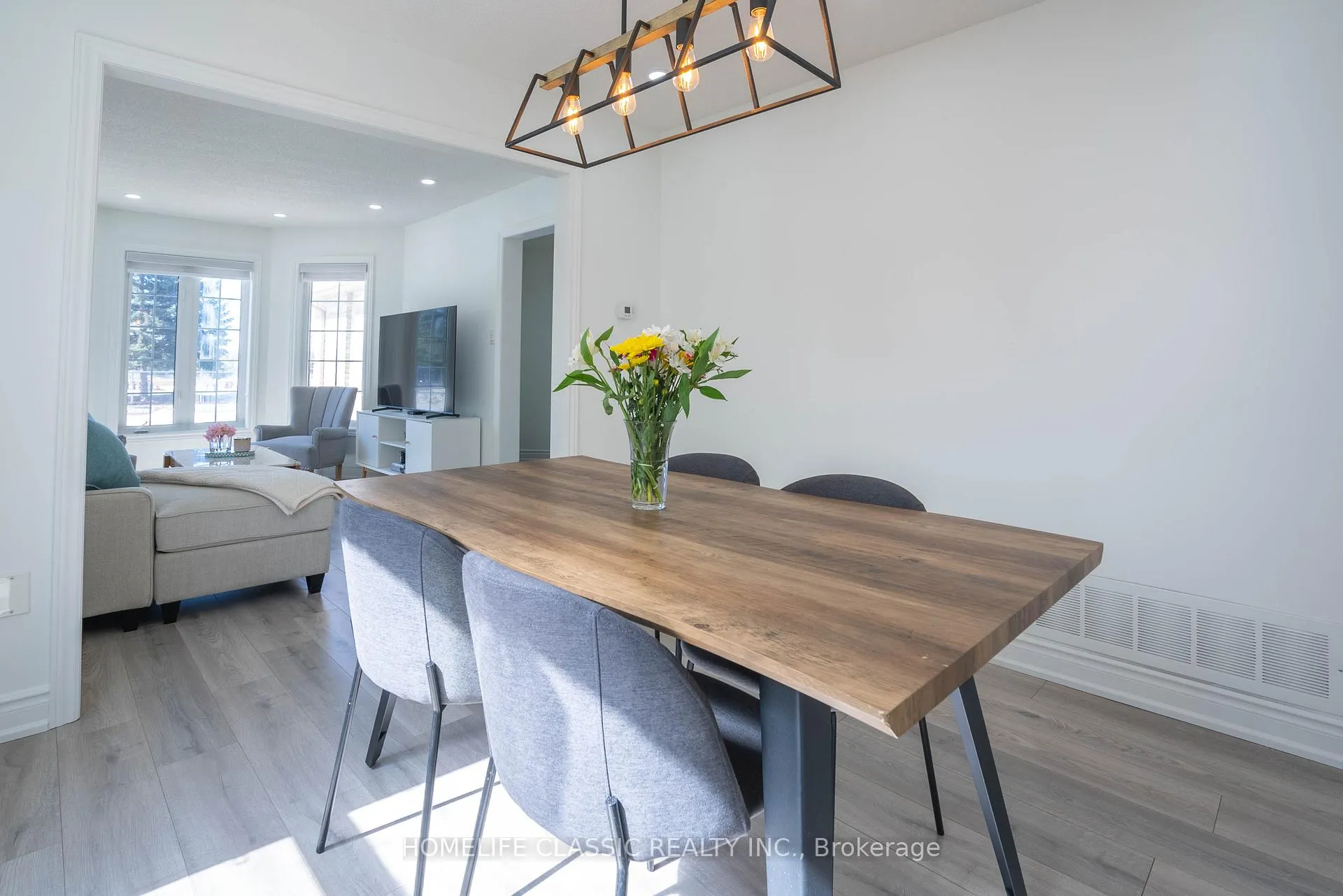 Photo 11 of 51 Hawkins Drive, Barrie, Ardagh — HOMEH