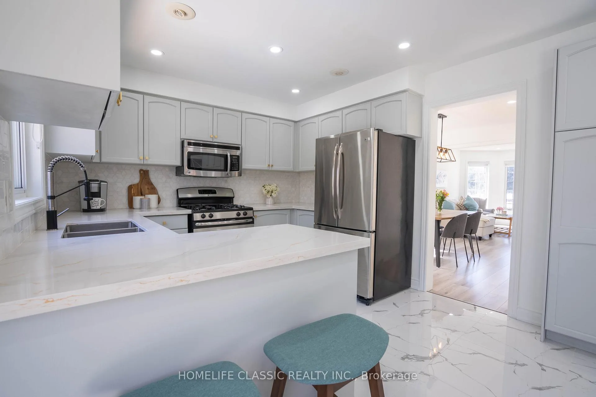 Photo 12 of 51 Hawkins Drive, Barrie, Ardagh — HOMEH