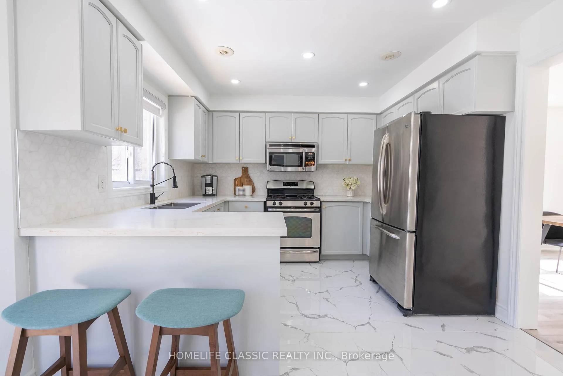 Photo 13 of 51 Hawkins Drive, Barrie, Ardagh — HOMEH