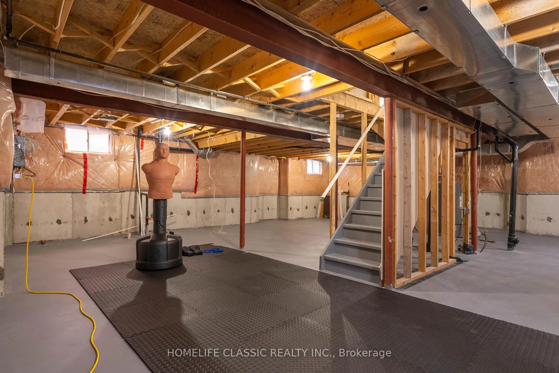 Photo 40 of 51 Hawkins Drive, Barrie, Ardagh — HOMEH