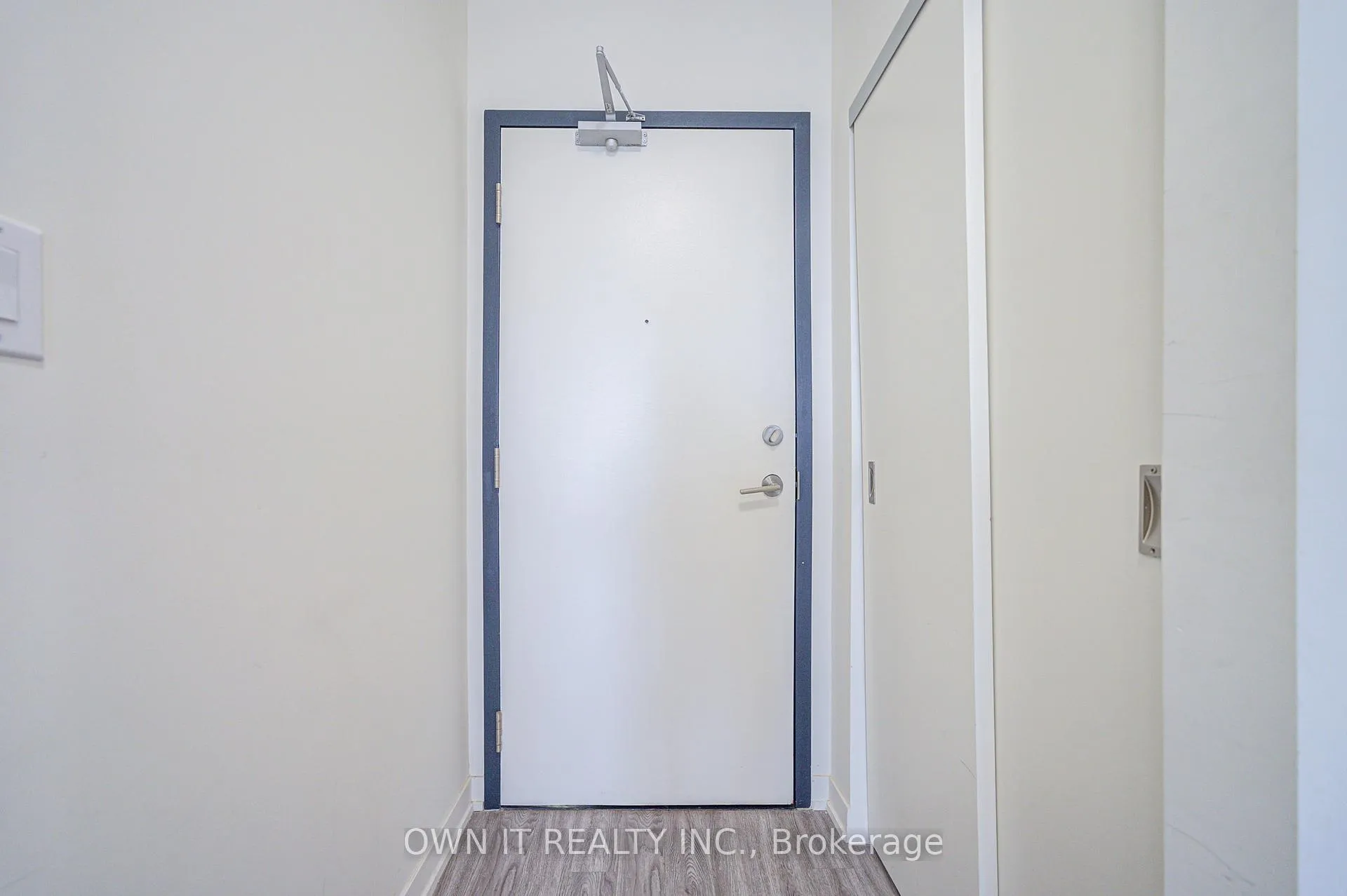 Photo 7 of Unit 1503, 128 King Street N, Waterloo, Downtown Waterloo — HOMEH
