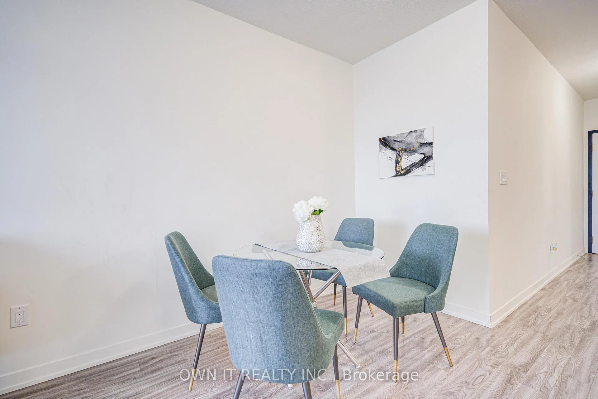 Photo 12 of Unit 1503, 128 King Street N, Waterloo, Downtown Waterloo — HOMEH