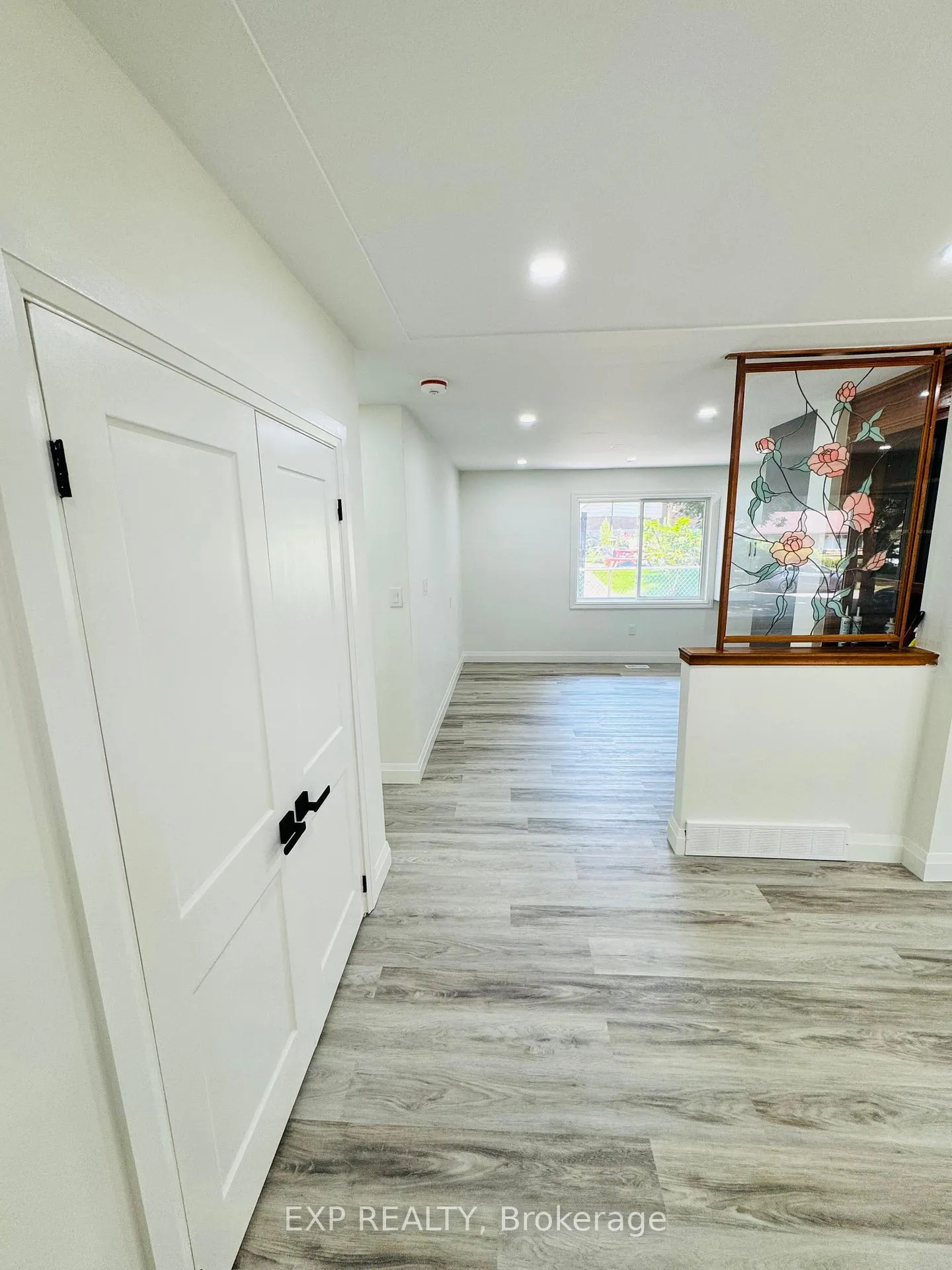 Photo 5 of 1 - 6 Craig Drive, Kitchener — HOMEH