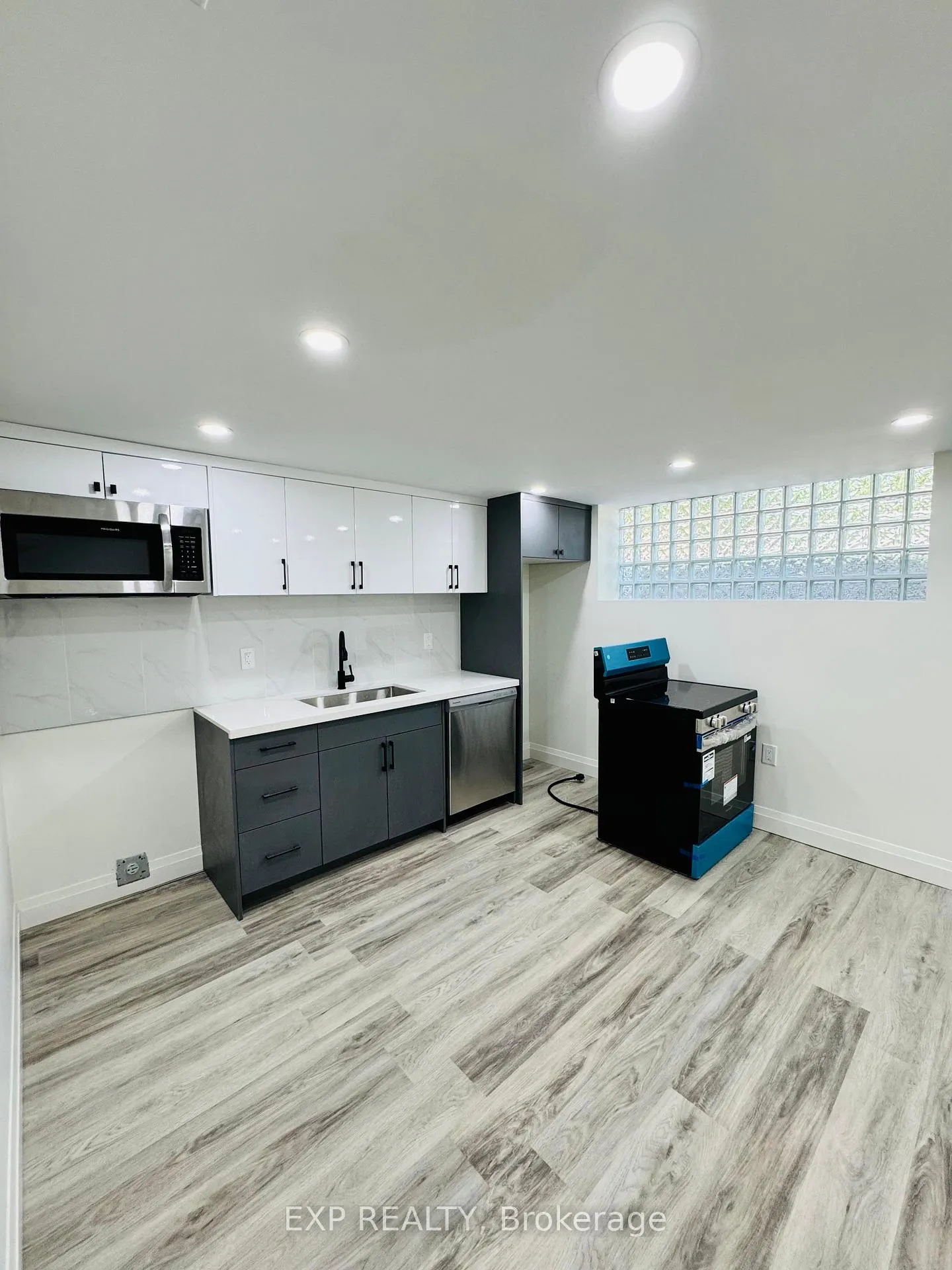 Photo 1 of 2 - 6 Craig Drive, Kitchener — HOMEH