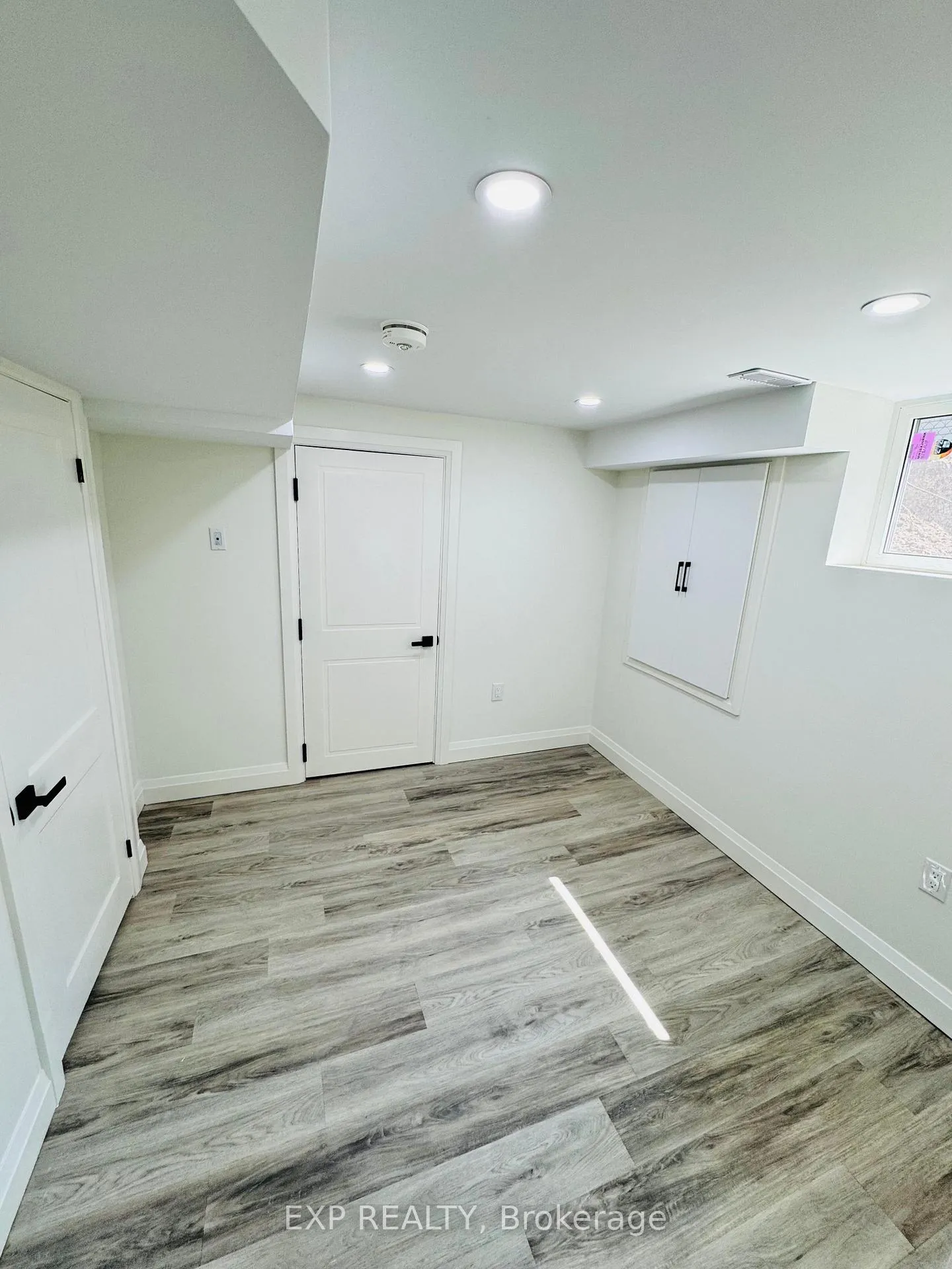 Photo 6 of 2 - 6 Craig Drive, Kitchener — HOMEH