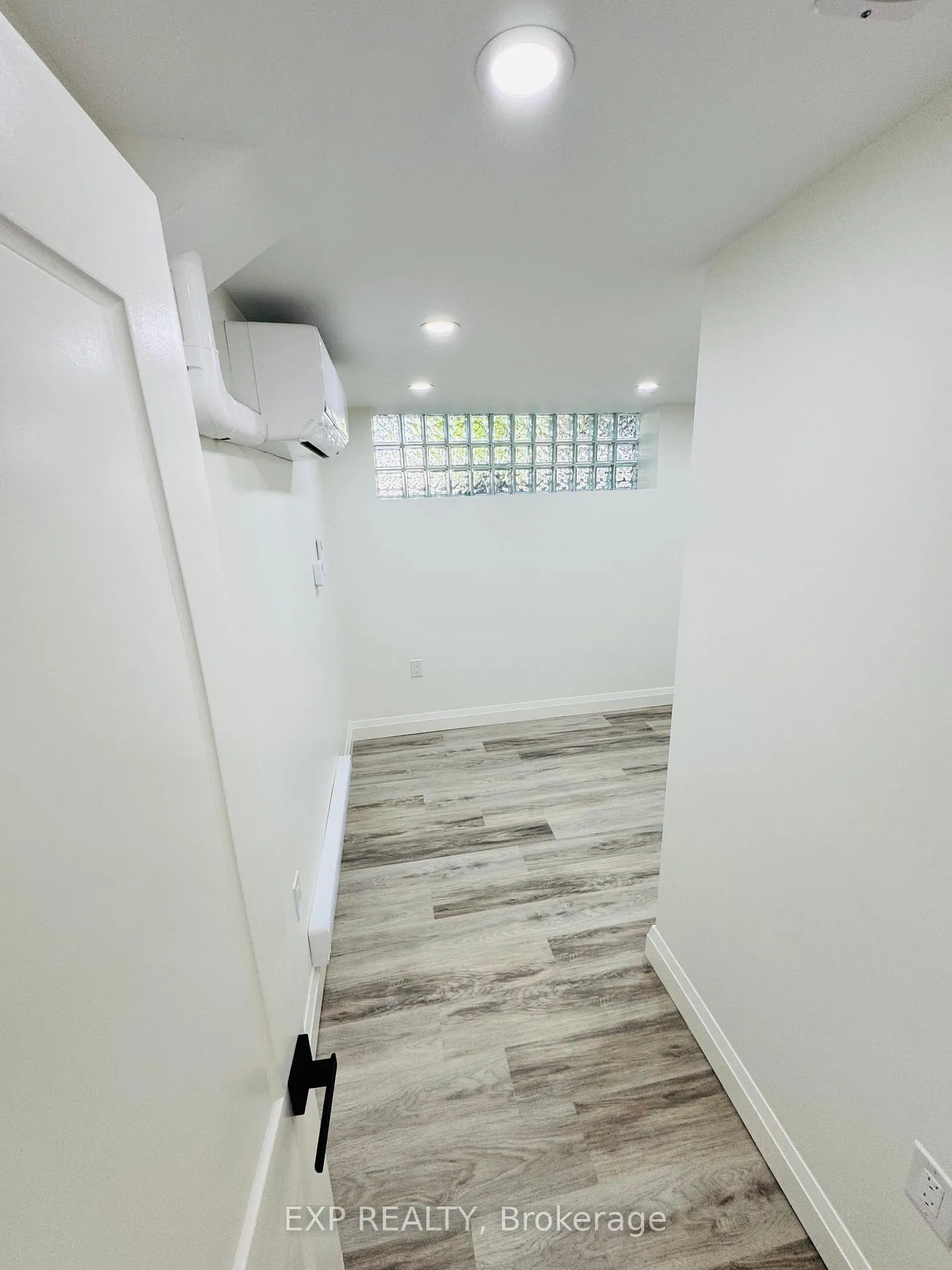 Photo 4 of 3- 6 Craig Drive, Kitchener — HOMEH