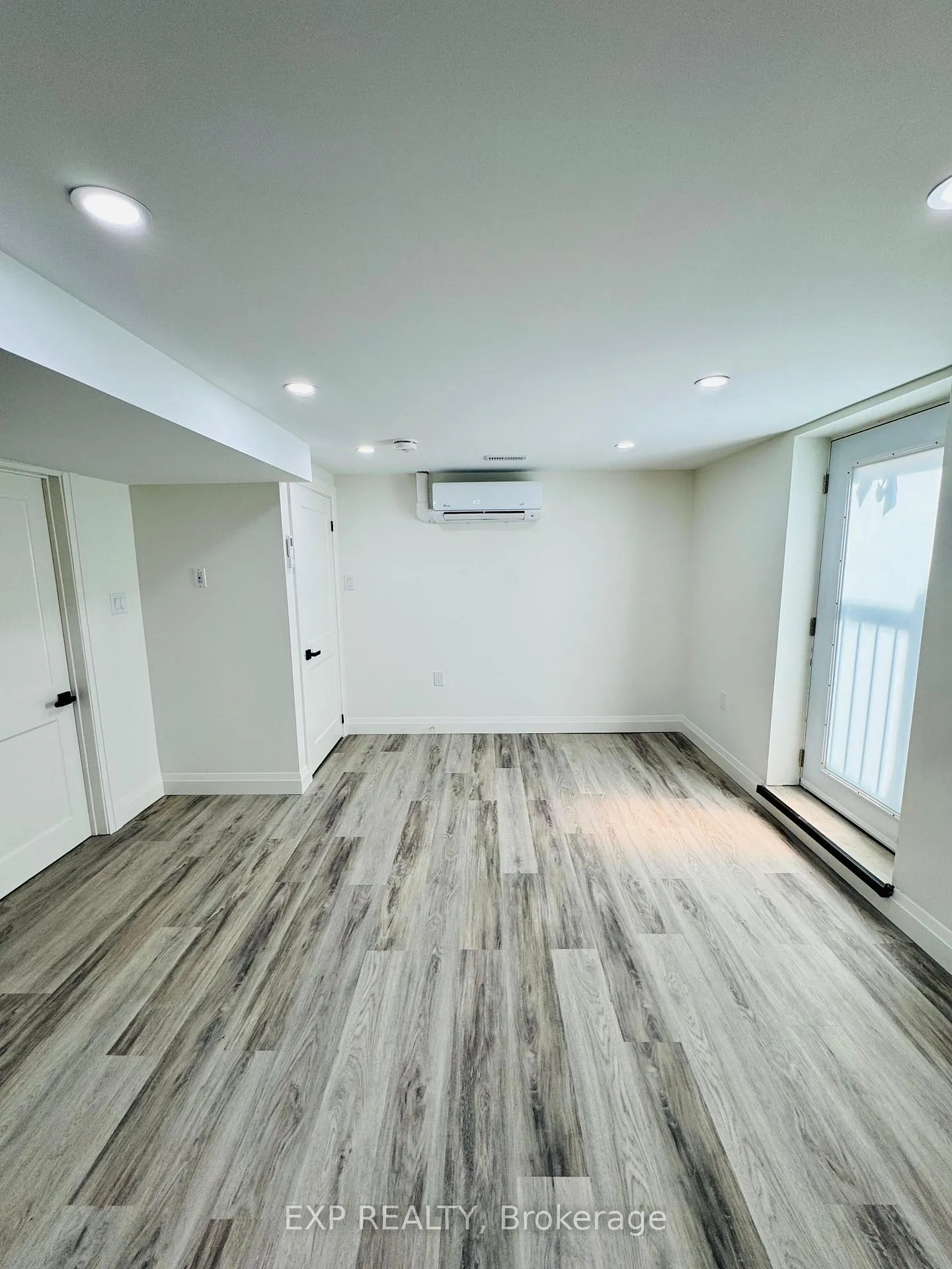 Photo 5 of 3- 6 Craig Drive, Kitchener — HOMEH