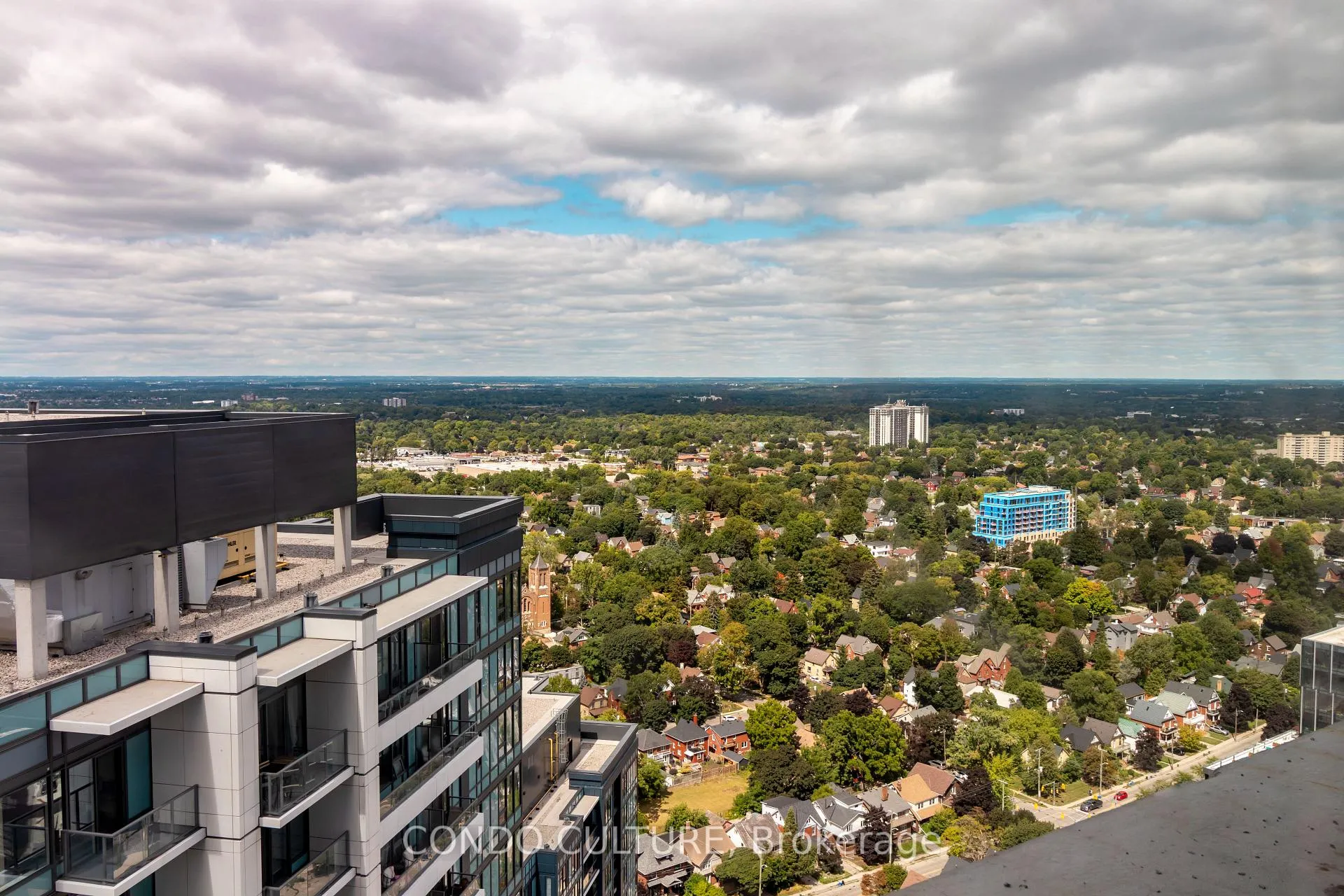 Photo 6 of Unit 3308, 25 Wellington Street S, Kitchener — HOMEH
