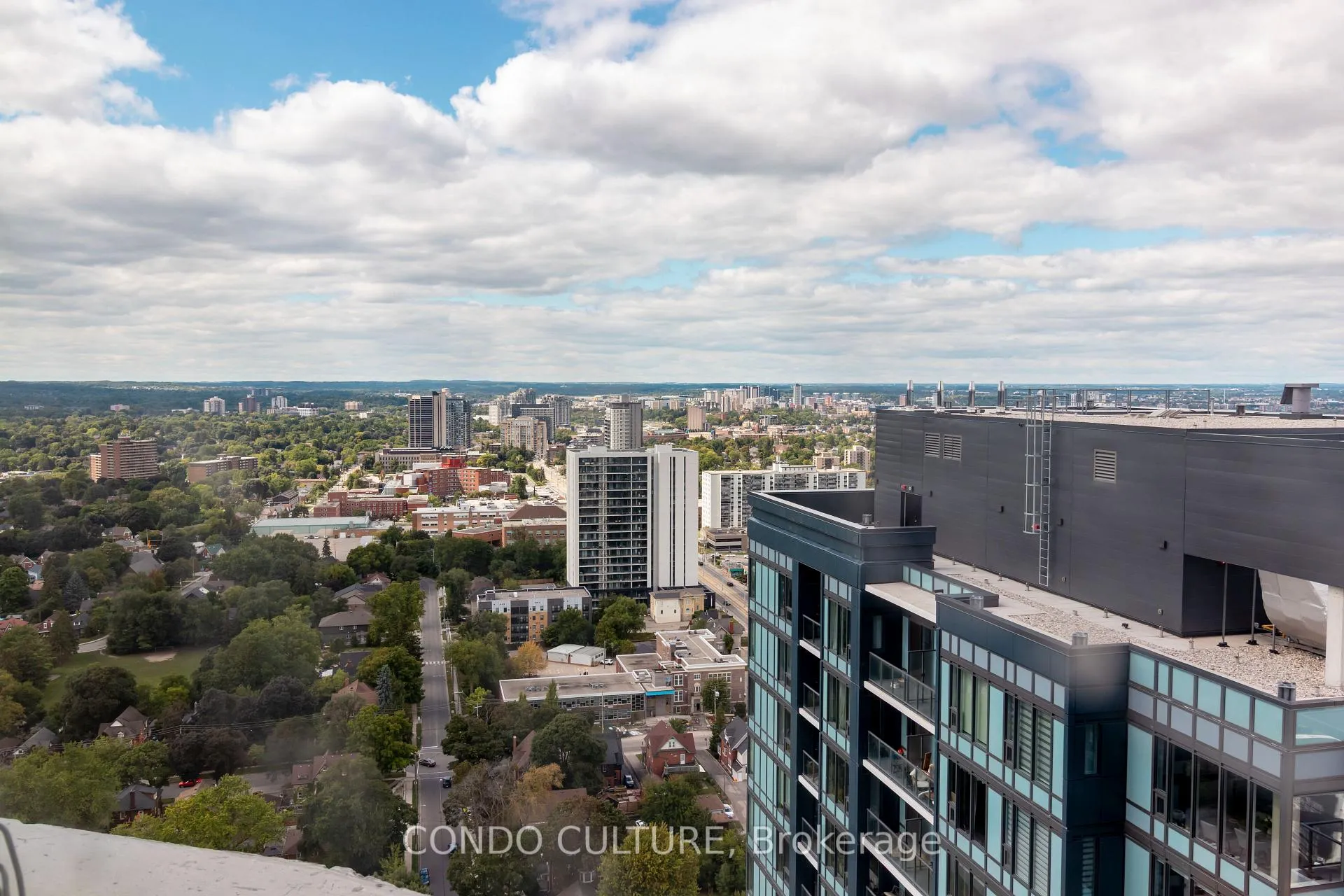 Photo 7 of Unit 3308, 25 Wellington Street S, Kitchener — HOMEH