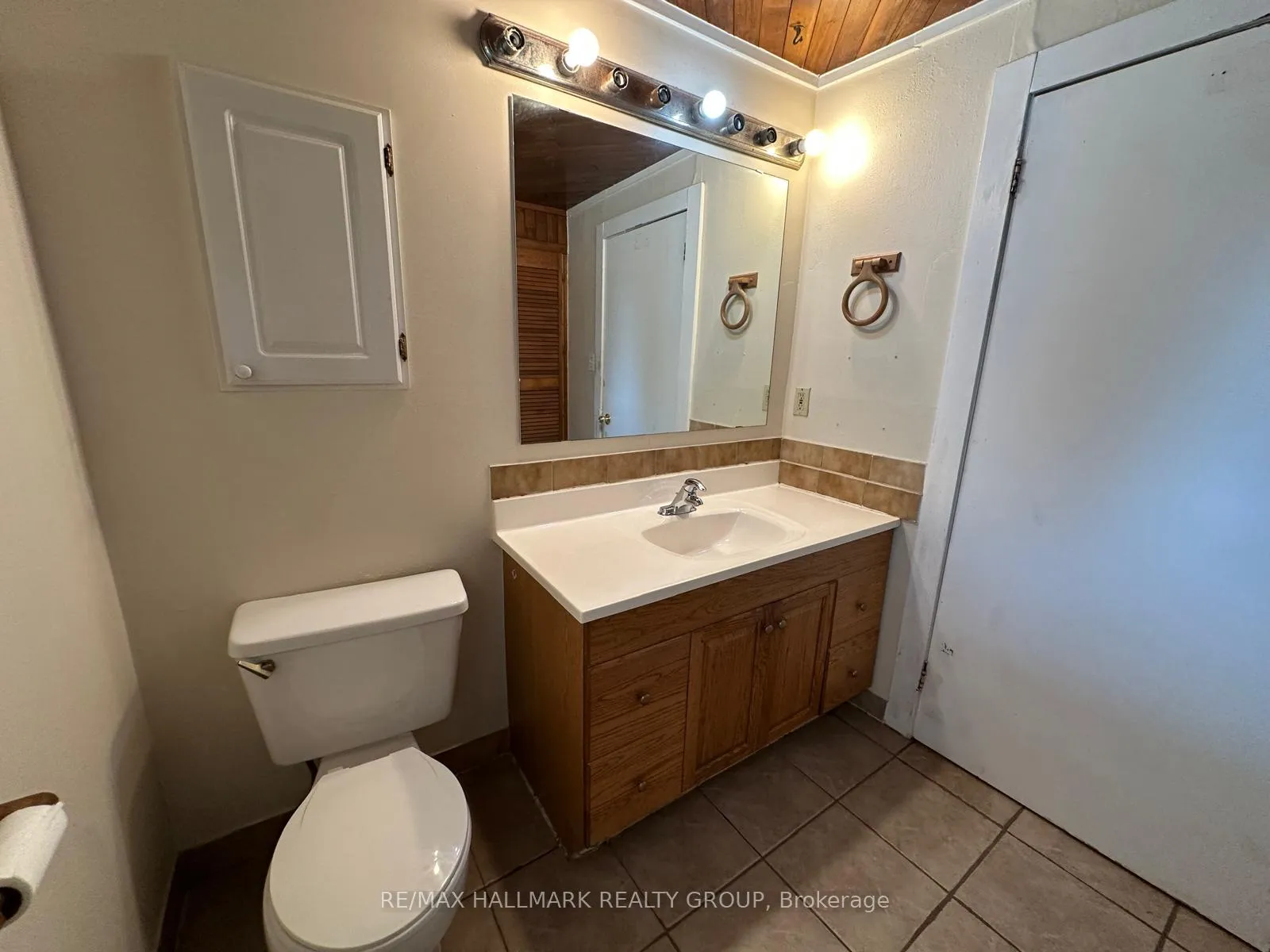Photo 12 of 2440 Leitrim Road, Ottawa, Emerald Woods/Sawmill Creek — HOMEH