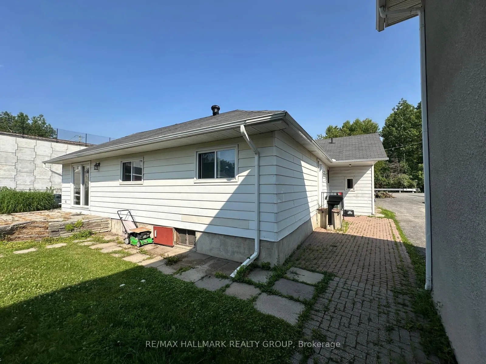 Photo 19 of 2440 Leitrim Road, Ottawa, Emerald Woods/Sawmill Creek — HOMEH