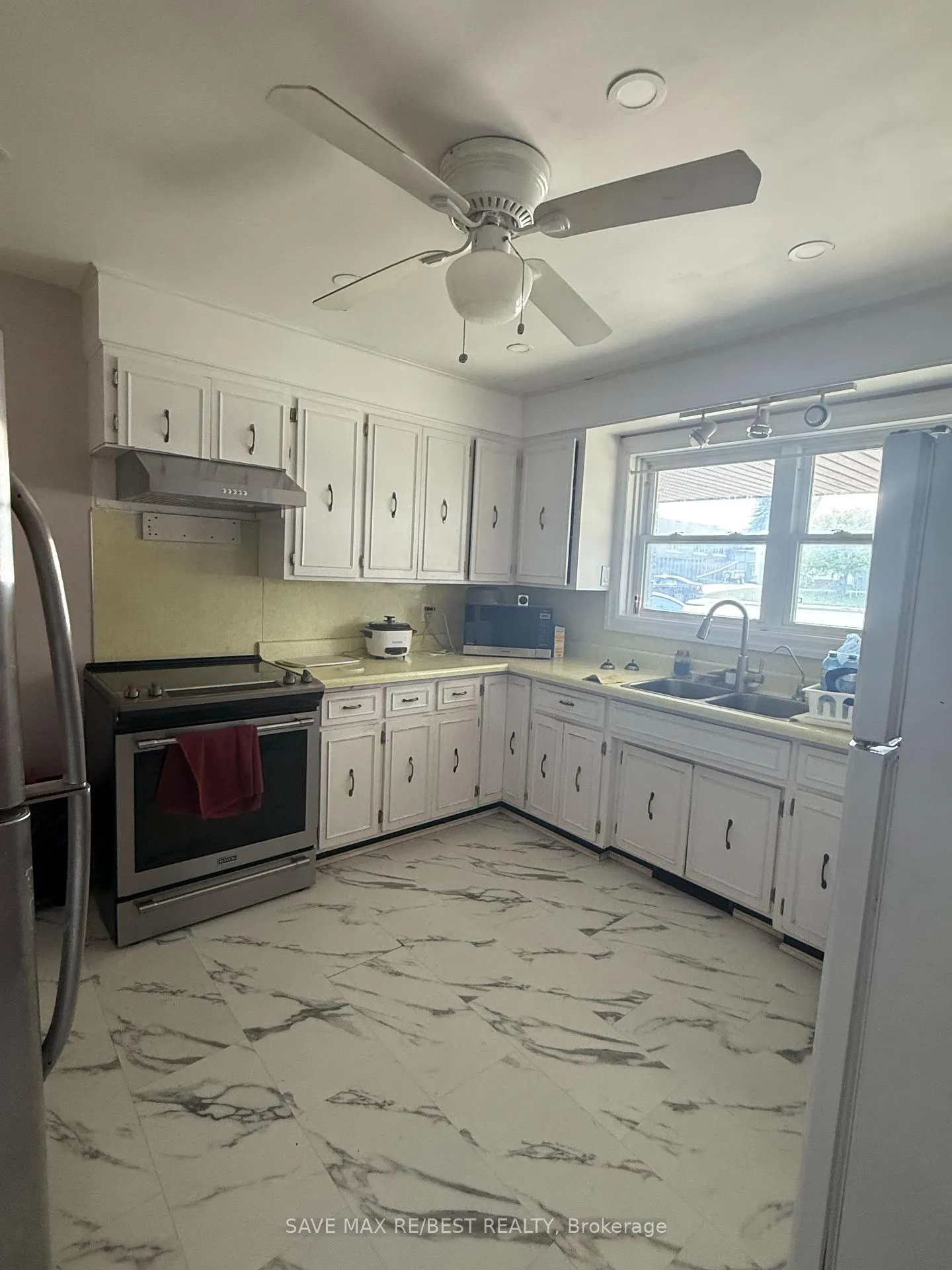 Photo 5 of 120 Weber Street S, Waterloo — HOMEH