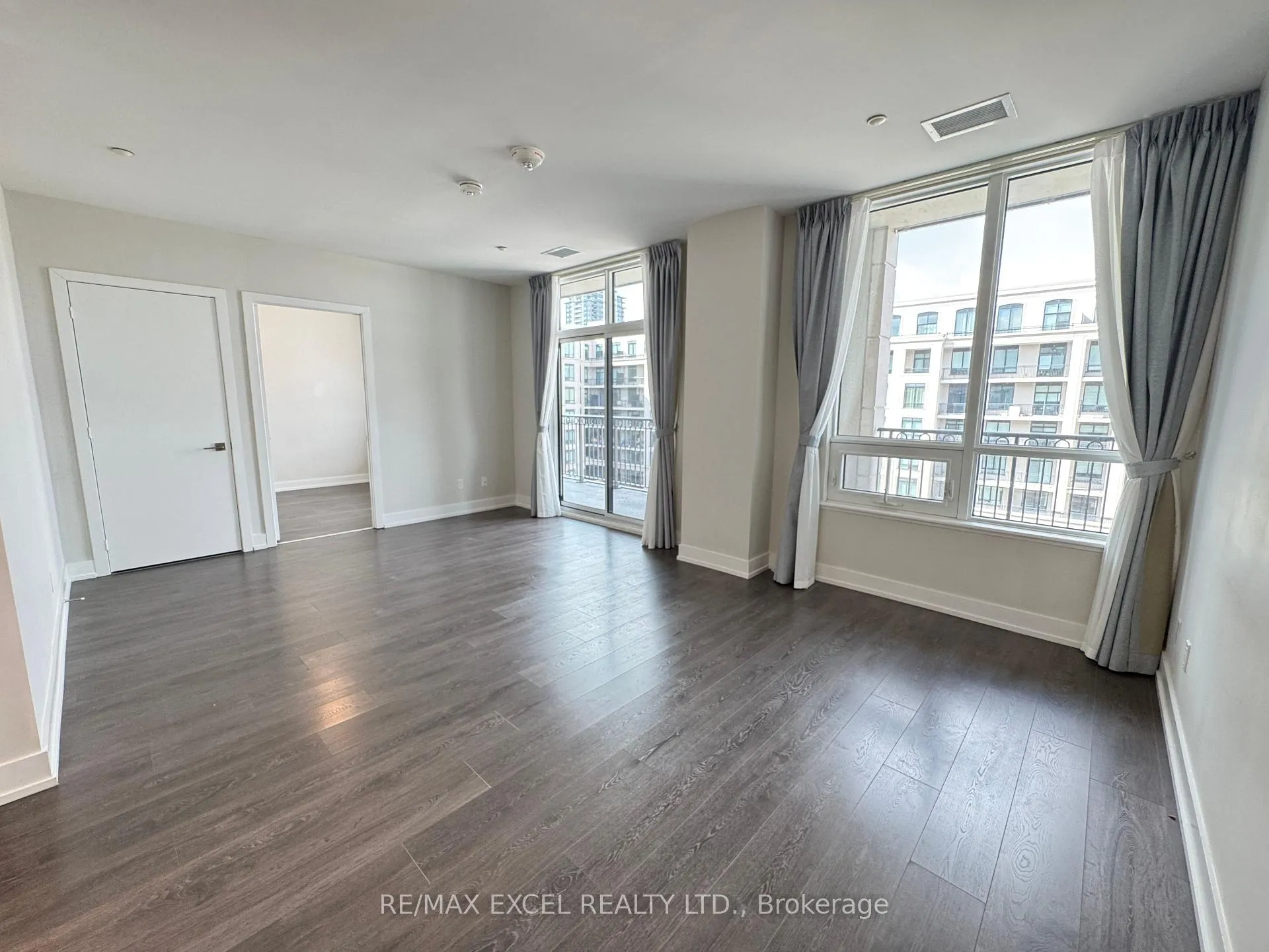 Photo 4 of Unit 706E, 278 Buchanan Drive, Markham, Unionville — HOMEH