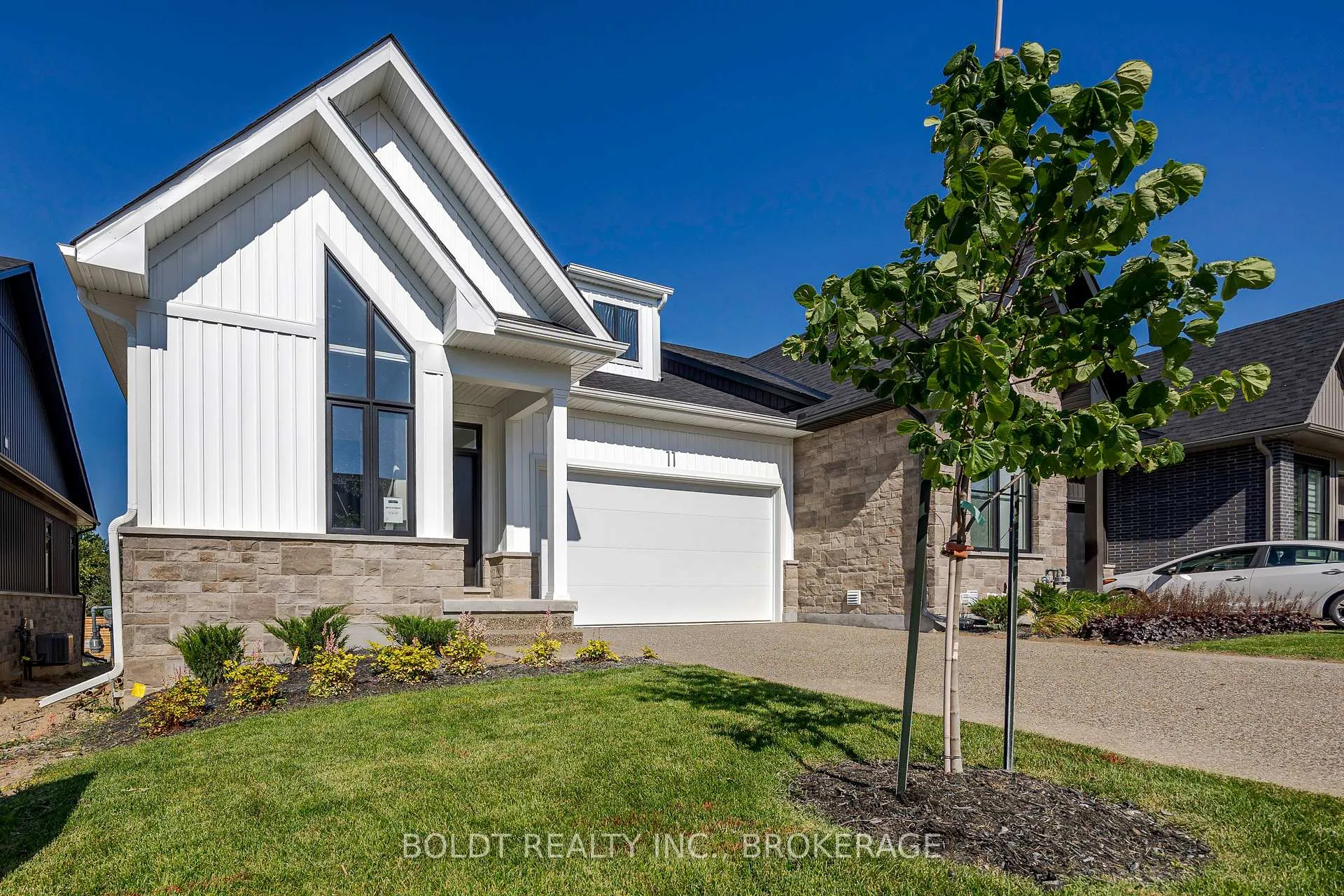 Photo 3 of Unit 11, 205 St. David's Road, Thorold, Confederation Heights — HOMEH