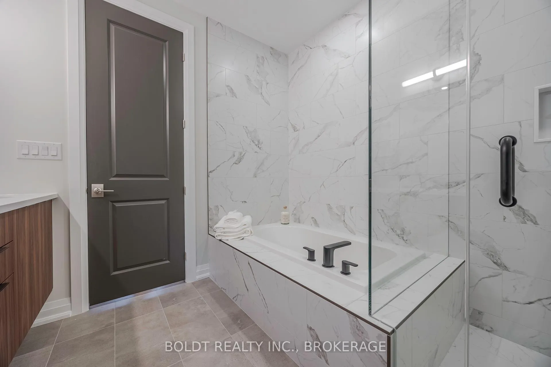 Photo 17 of Unit 11, 205 St. David's Road, Thorold, Confederation Heights — HOMEH