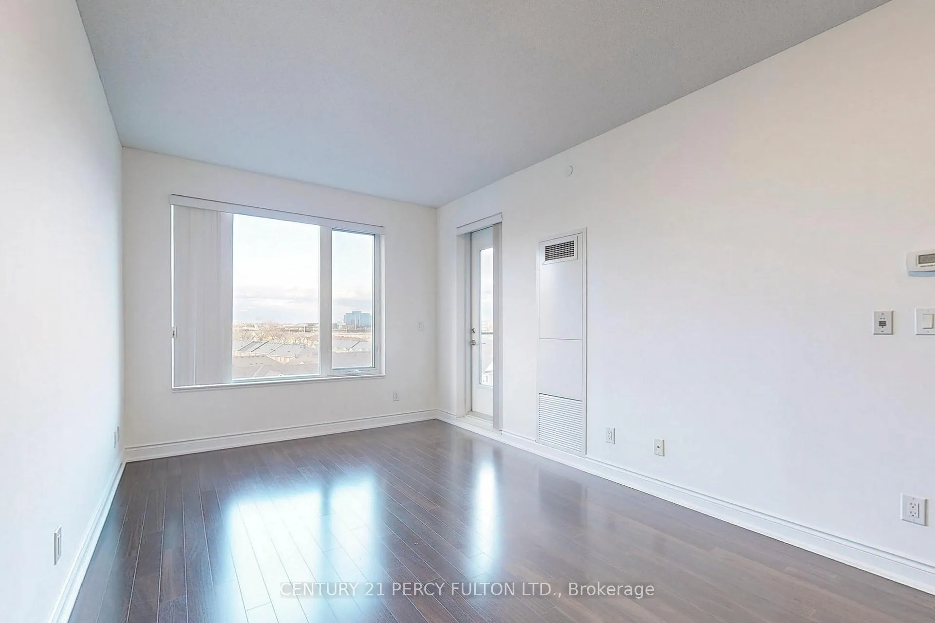 Photo 6 of Unit 701, 325 South Park Road, Markham, Commerce Valley — HOMEH