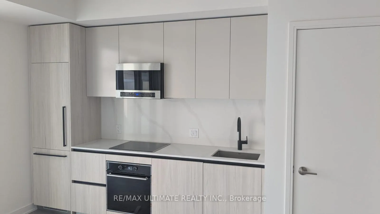 Photo 3 of Unit 714, 425 Front Street E, Toronto, Waterfront Communities — HOMEH