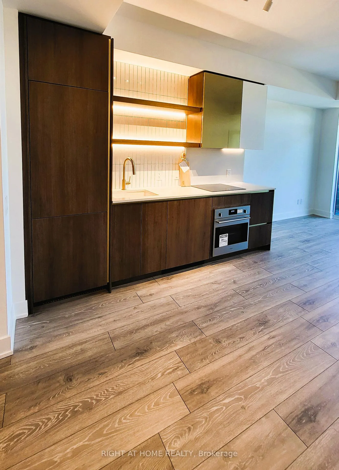 Photo 7 of Unit 403, 1285 Queen Street E, Toronto, Greenwood-Coxwell — HOMEH