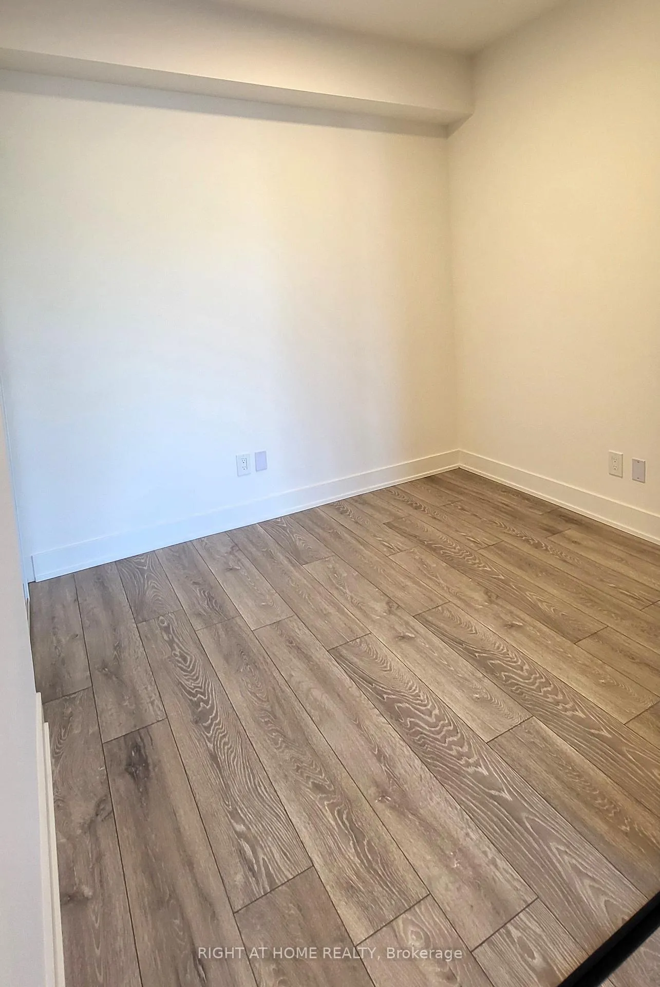 Photo 9 of Unit 403, 1285 Queen Street E, Toronto, Greenwood-Coxwell — HOMEH