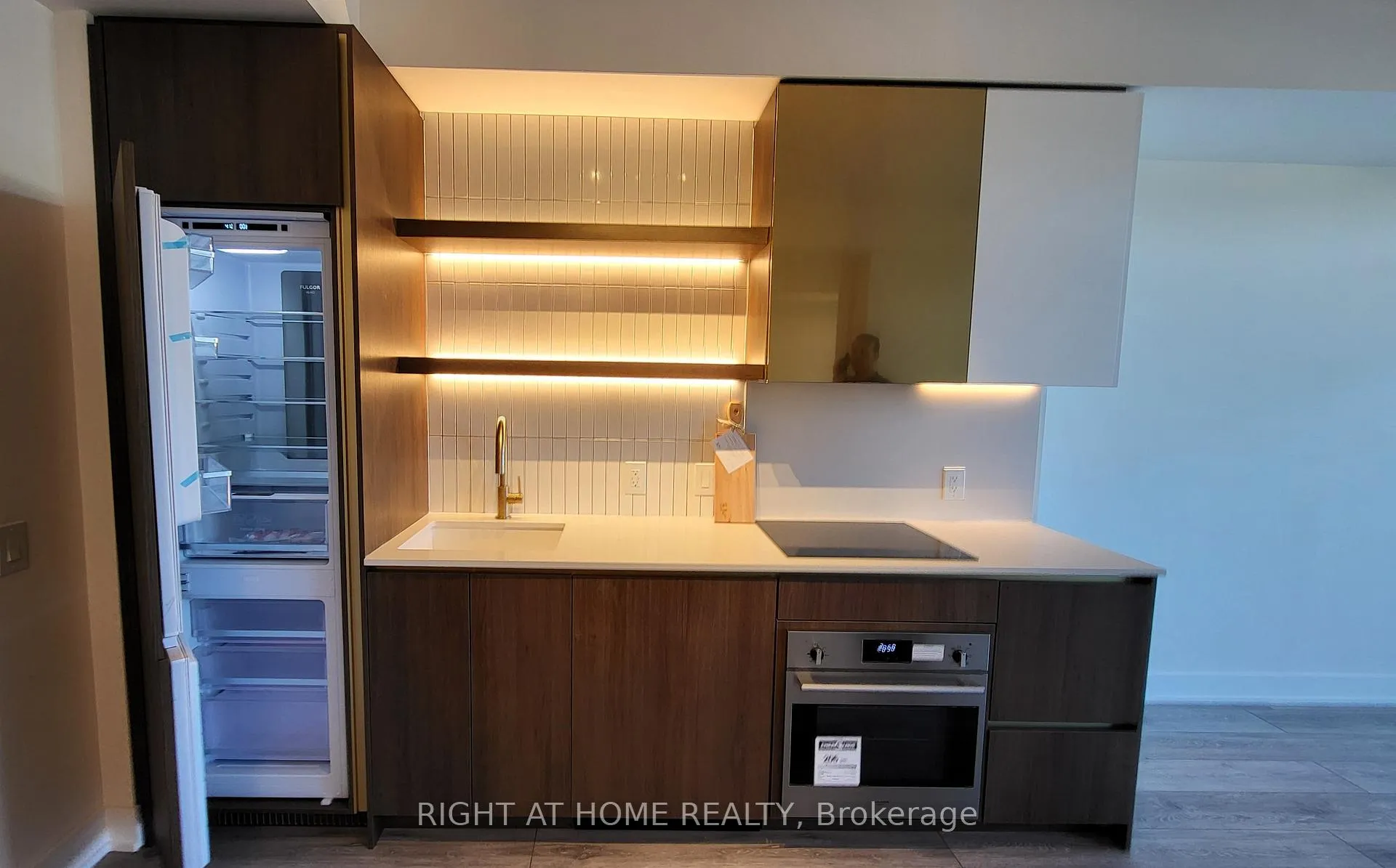 Photo 10 of Unit 403, 1285 Queen Street E, Toronto, Greenwood-Coxwell — HOMEH