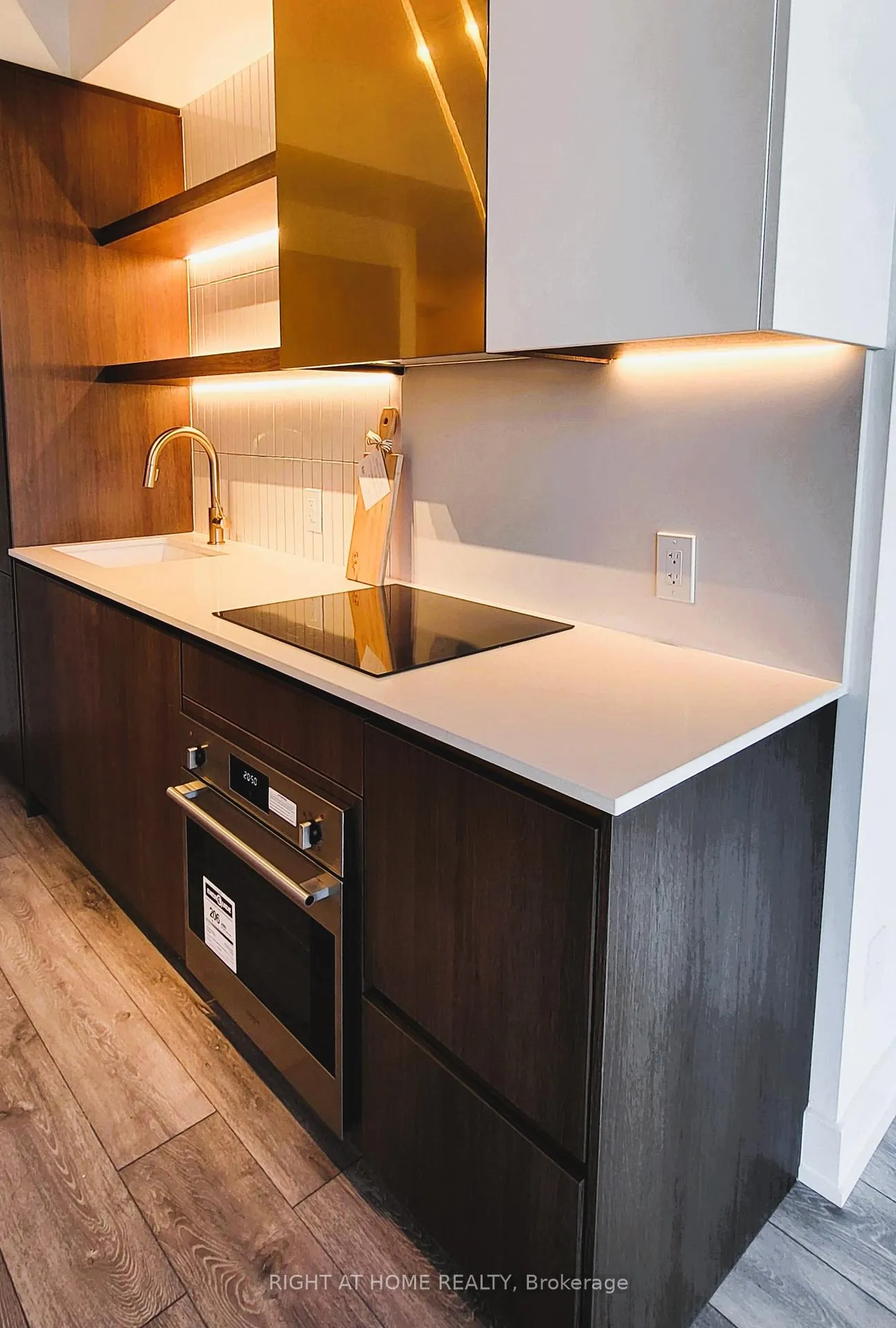 Photo 13 of Unit 403, 1285 Queen Street E, Toronto, Greenwood-Coxwell — HOMEH