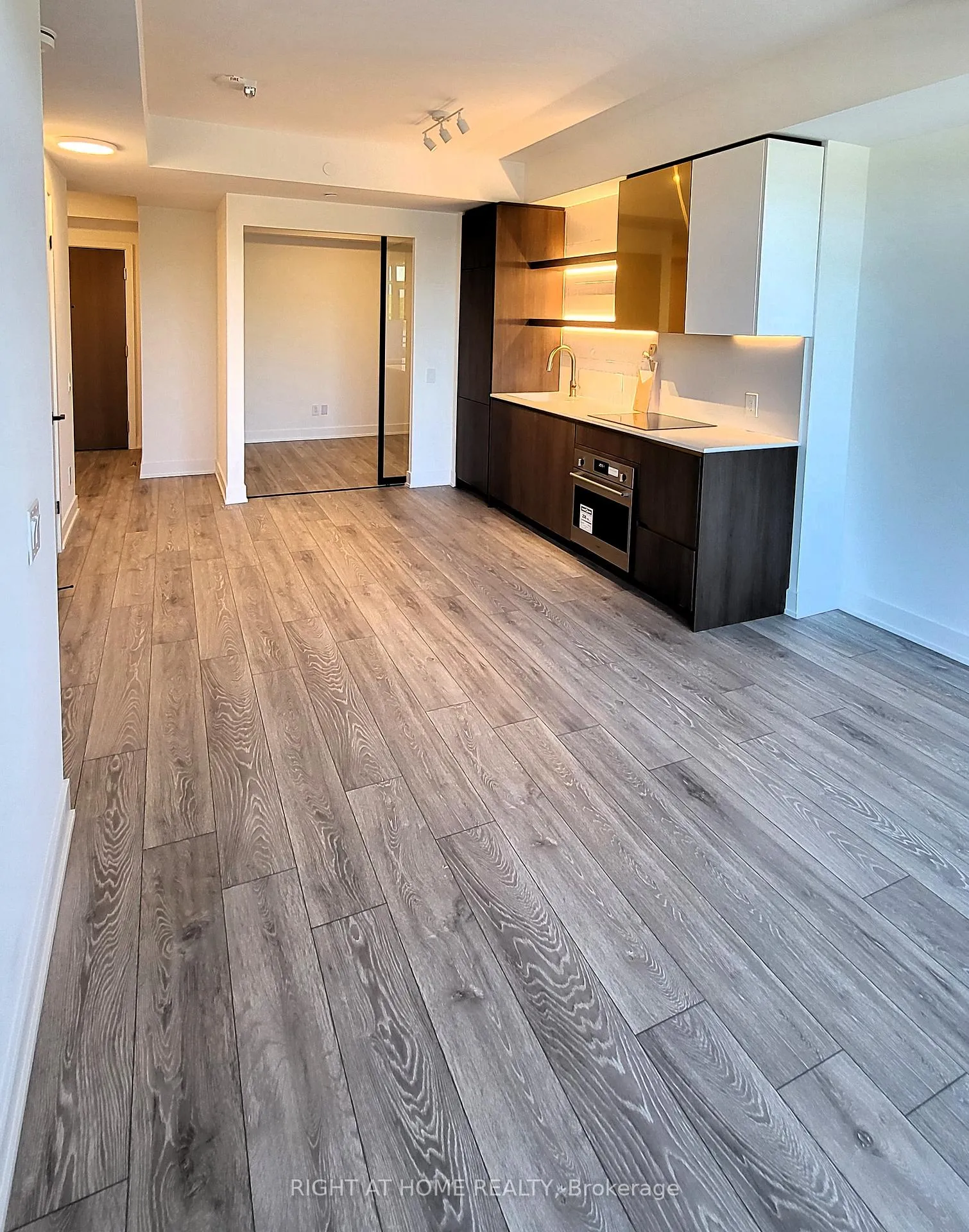 Photo 16 of Unit 403, 1285 Queen Street E, Toronto, Greenwood-Coxwell — HOMEH