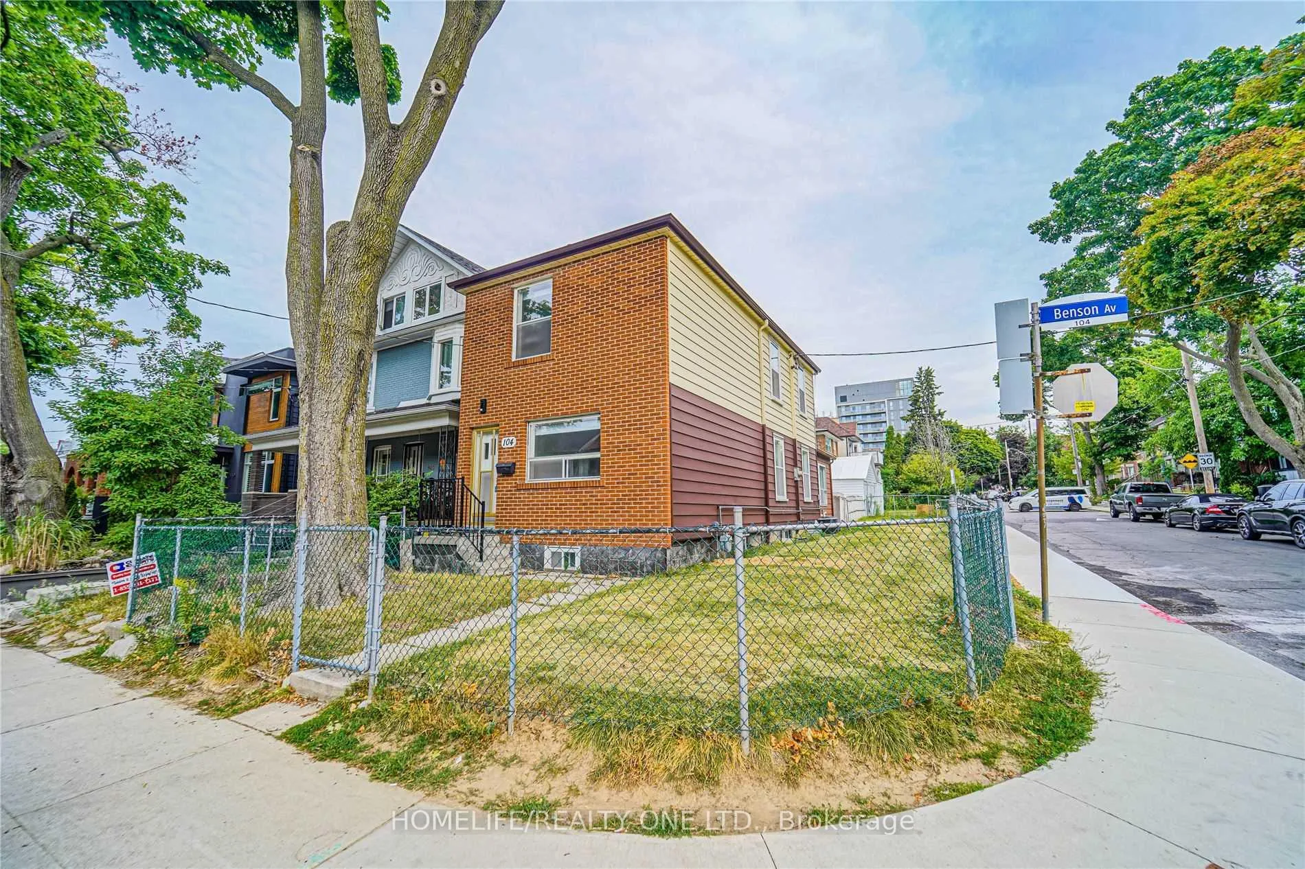 Front of Unit Upper, 104 Benson Avenue